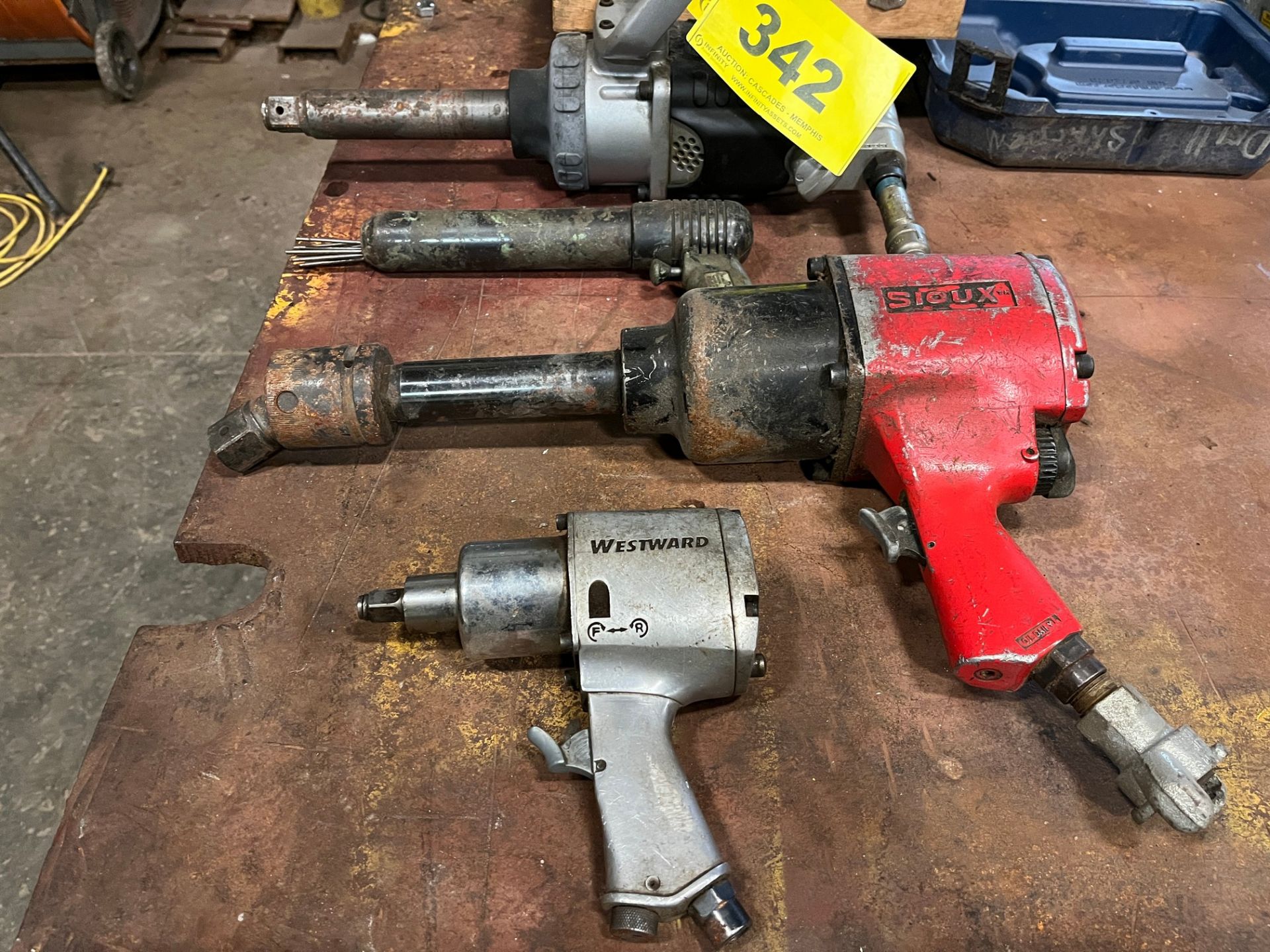 LOT OF (4) PNEUMATIC TOOLS (WESTWARD, SIOUX, INGERSOLL-RAND) (MAINTENANCE SHOP)