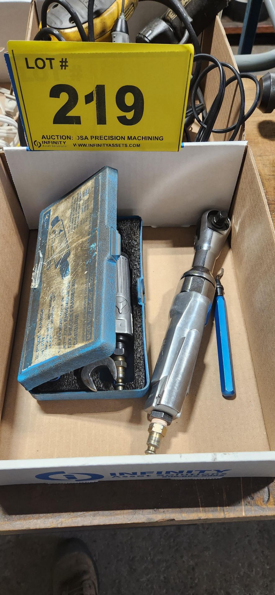 LOT PNEUMATIC WRENCH AND GRINDER