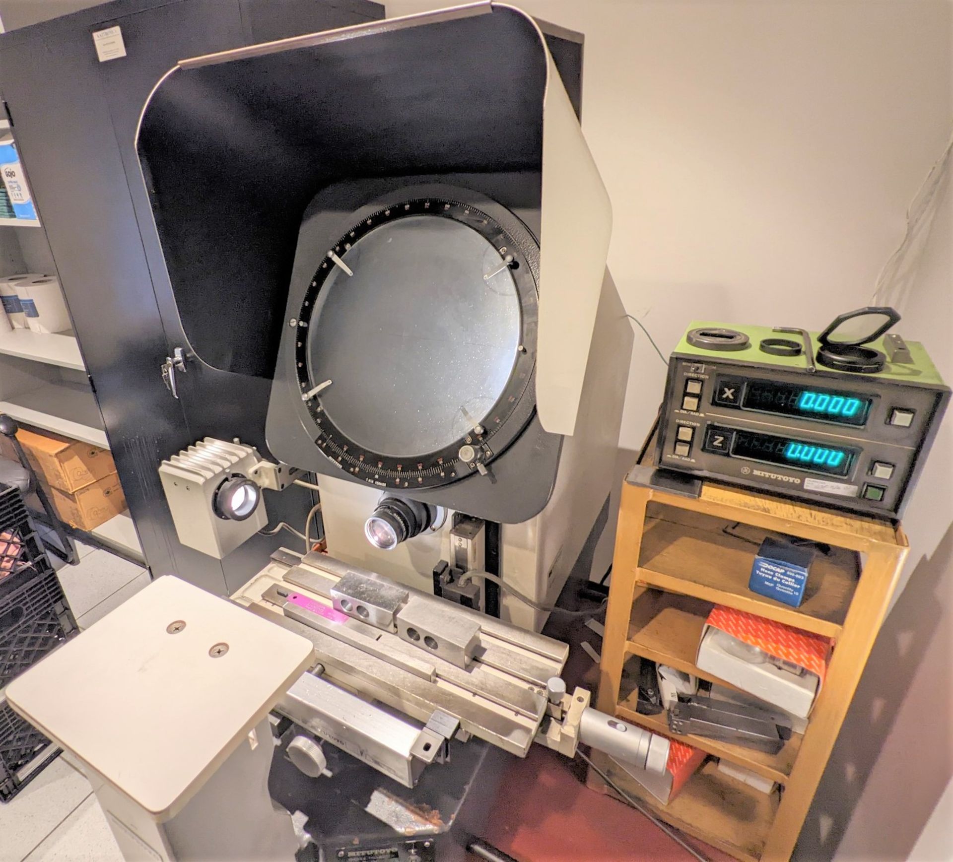 MITUTOYO PH-350 OPTICAL COMPARATOR, 2-AXIS DRO, S/N 10451 (RIGGING FEE $150) - Image 2 of 11