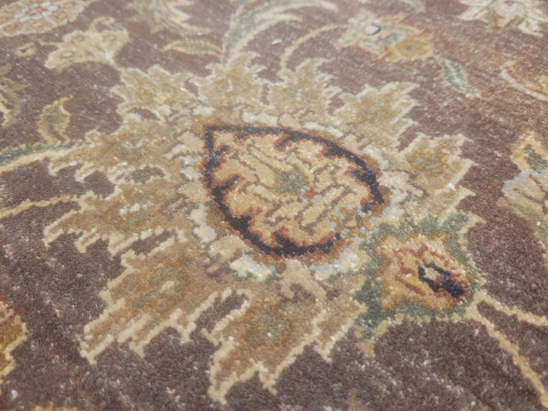 6' ROUND - 100% WOOL HAND KNOTTED IN INDIA - MSRP $4,898.00 (LOCATED IN GALLERY FIVE) INVENTORY - Image 2 of 4