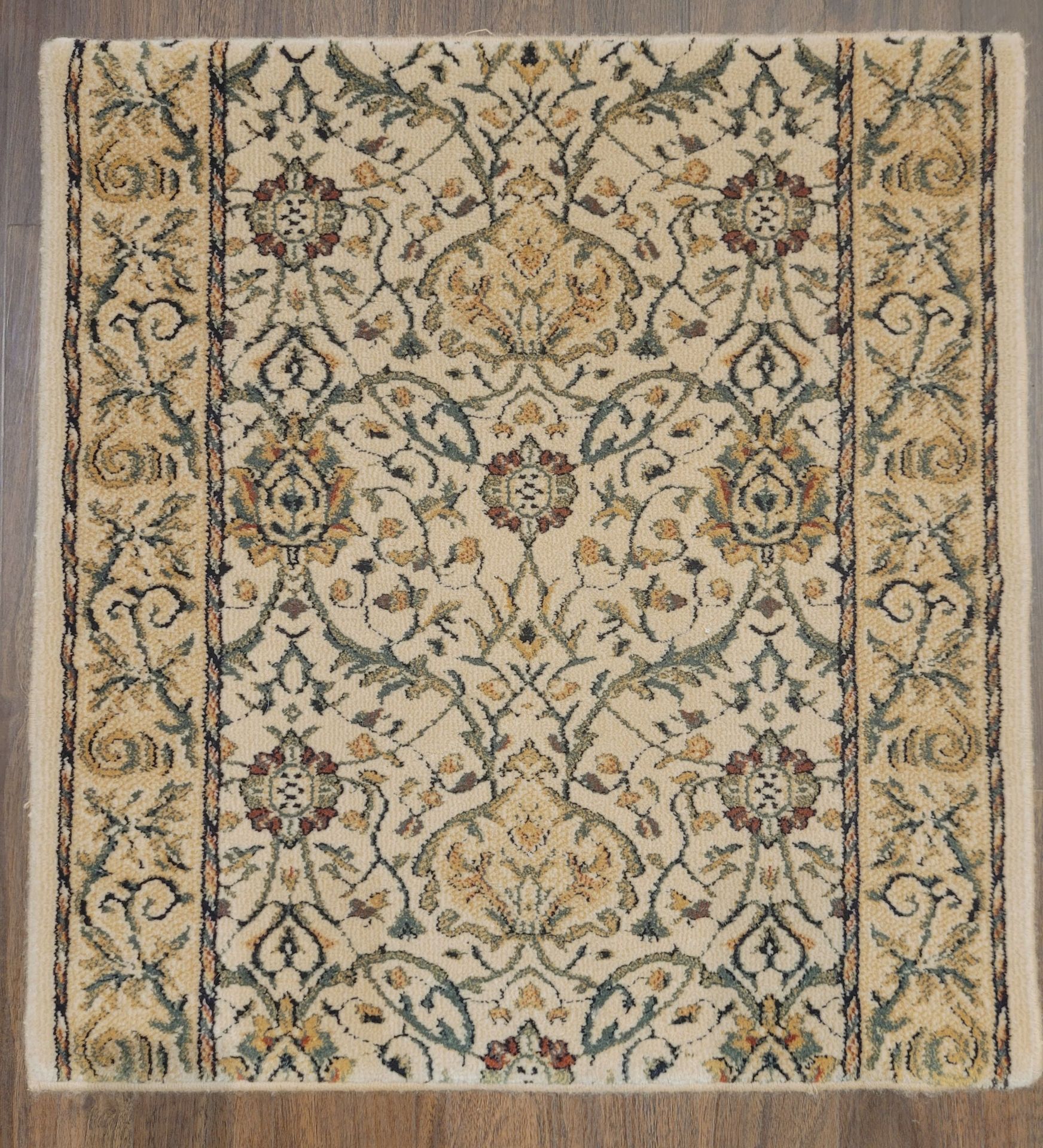 APPROX 70CM X 76CM VERSAILLES WOOL RUG - MSRP $118.00 EA. - INVENTORY CODE: 8871