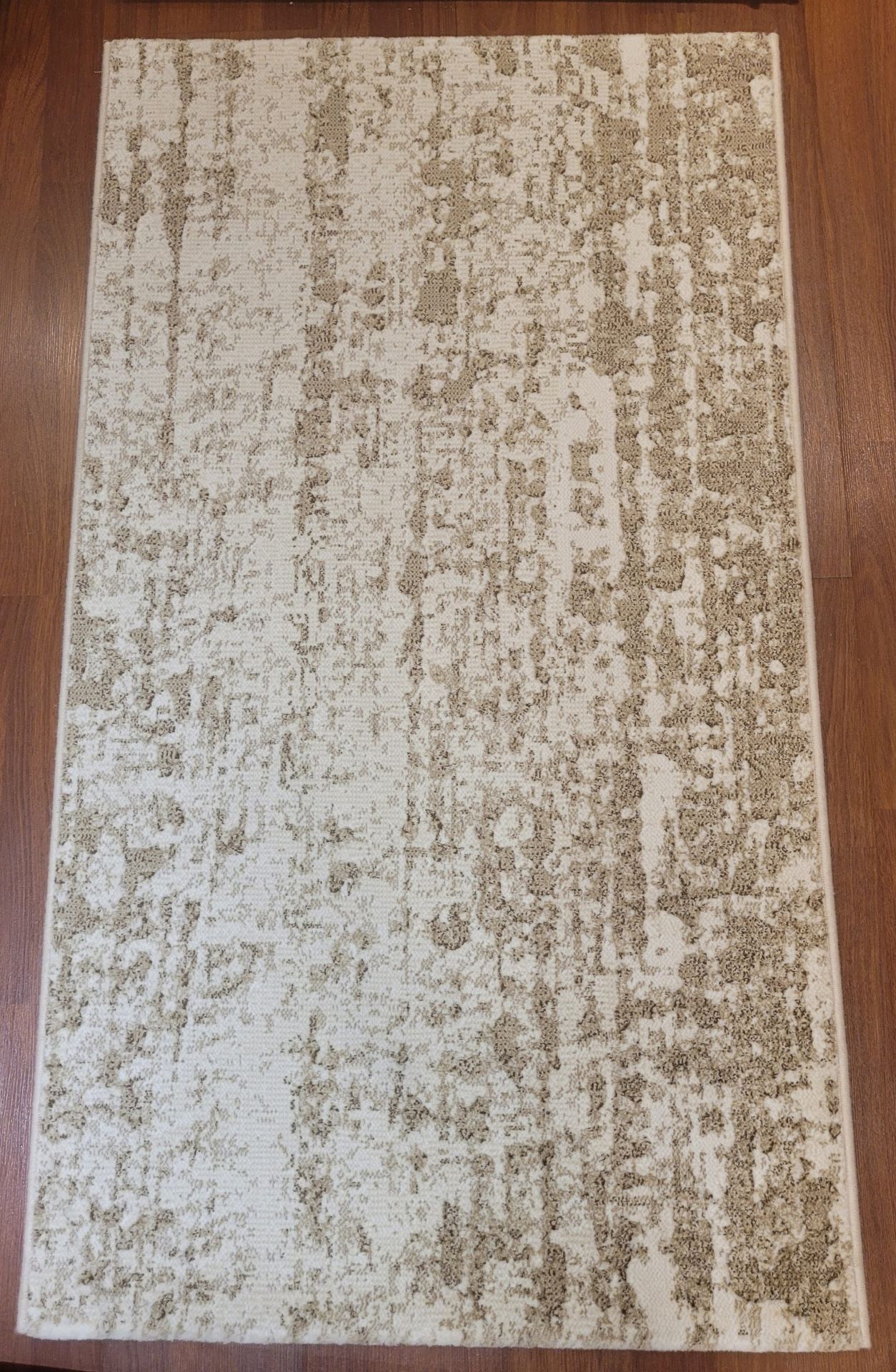 2'5" X 4'5" NAXOS MADE IN BELGIUM - MSRP $267.00 EA. (LOCATED IN WALL-TO-WALL) INVENTORY CODE: 12-28