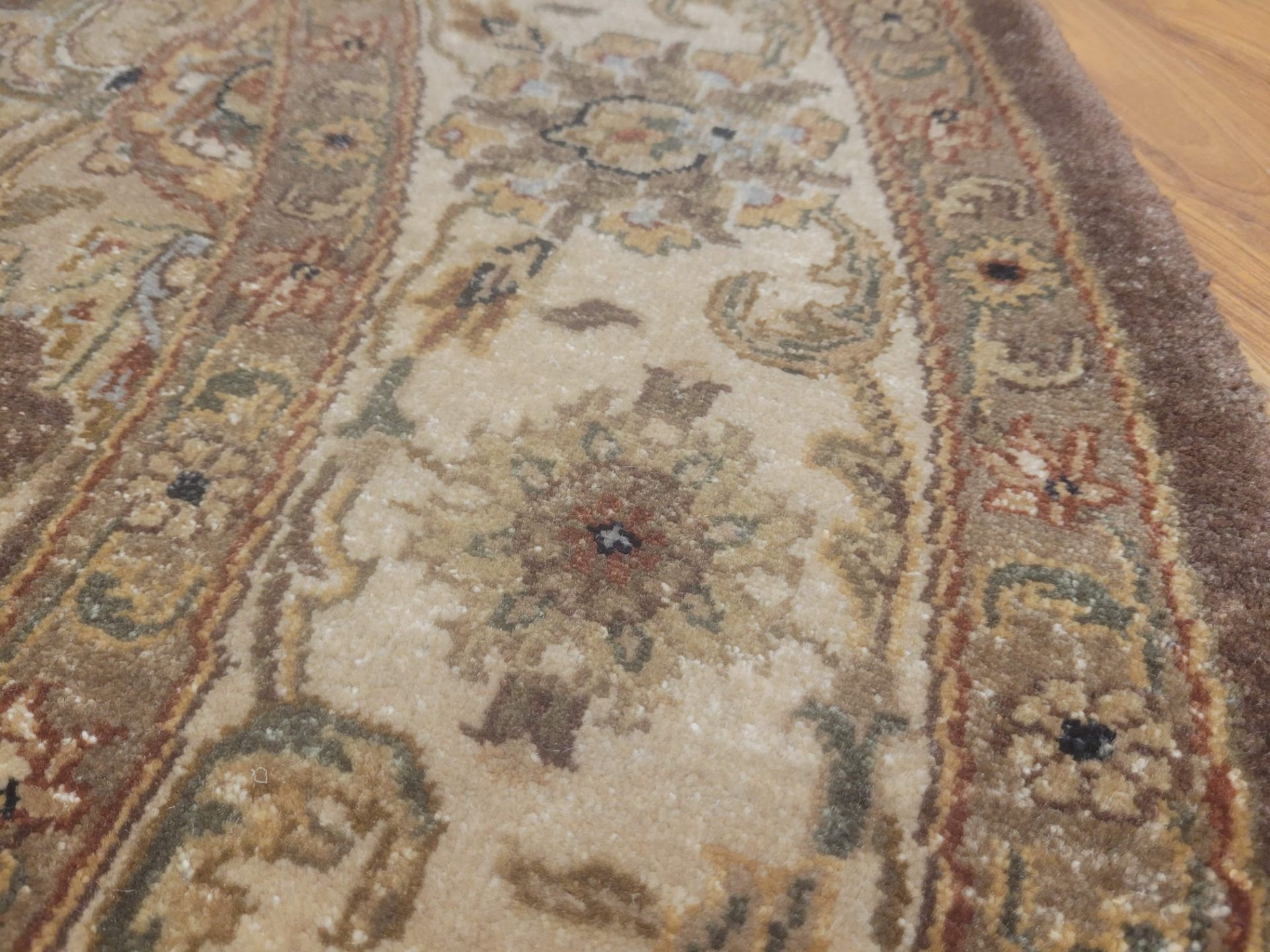 6' ROUND - 100% WOOL HAND KNOTTED IN INDIA - MSRP $4,898.00 (LOCATED IN GALLERY FIVE) INVENTORY - Image 3 of 4