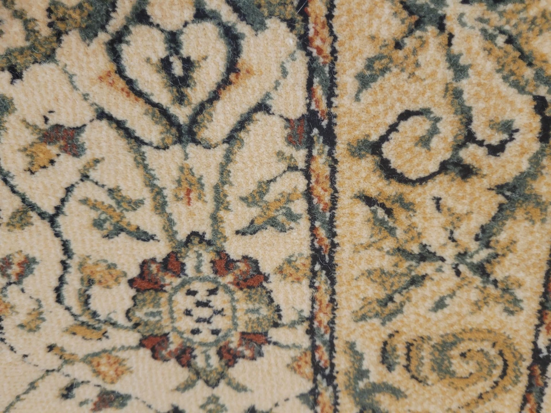 APPROX 70CM X 76CM VERSAILLES WOOL RUG - MSRP $118.00 EA. - INVENTORY CODE: 8871 - Image 2 of 3