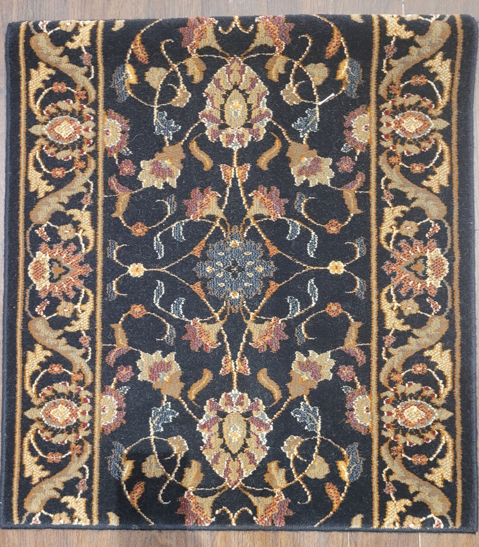 APPROX 70CM X 76CM VERSAILLES WOOL RUG - MSRP $118.00 EA. - INVENTORY CODE: 8031