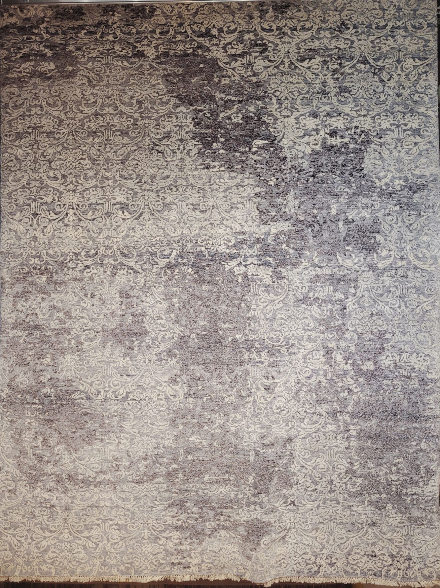 APPROX 8' x 10' - GRAY/SILVER - ART. SILK HAND KNOTTED IN INDIA - MSRP $5,997.00 (LOCATED IN GALLERY