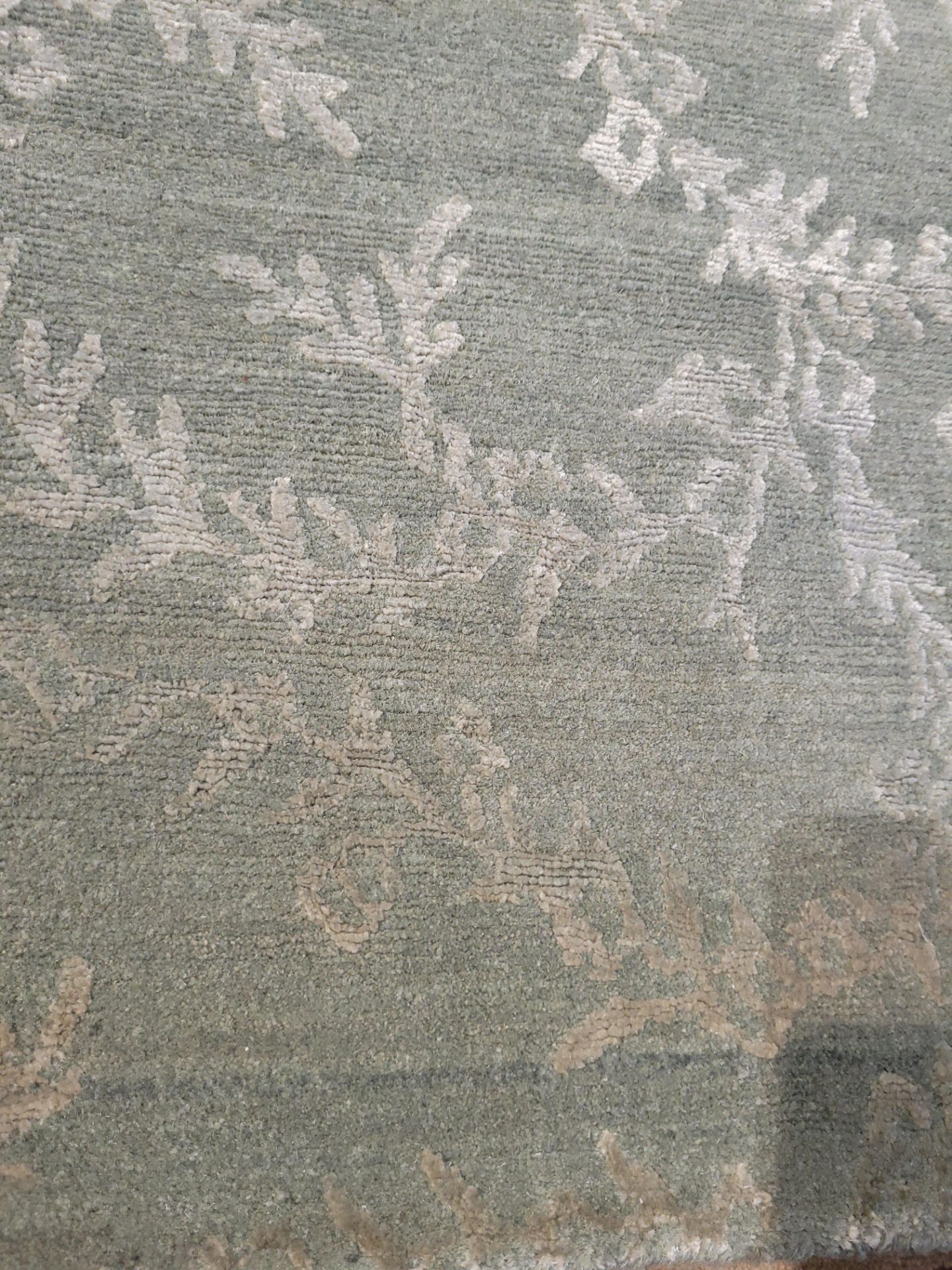 4' X 6' WOOL/SILK HAND KNOTTED IN NEPAL, MSRP $2,398.00 (LOCATED IN FRONT SHOW ROOM) INVENTORY CODE: - Image 2 of 4