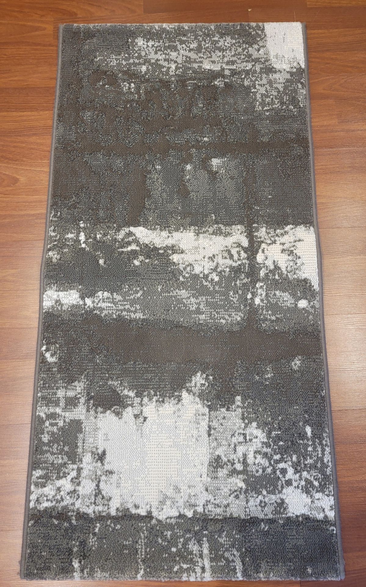 2' X 4' NAXOS MADE IN BELGIUM - MSRP $199.00 EA. (LOCATED IN WALL-TO-WALL) INVENTORY CODE: 12-37
