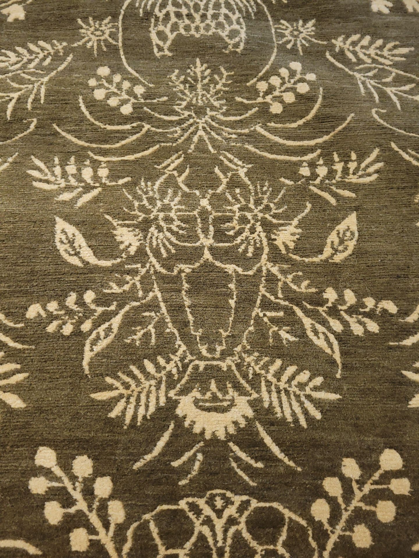 4' X 6' WOOL HAND KNOTTED IN NEPAL, MSRP $2,298.00 (LOCATED IN FRONT SHOW ROOM) INVENTORY CODE: - Image 3 of 4