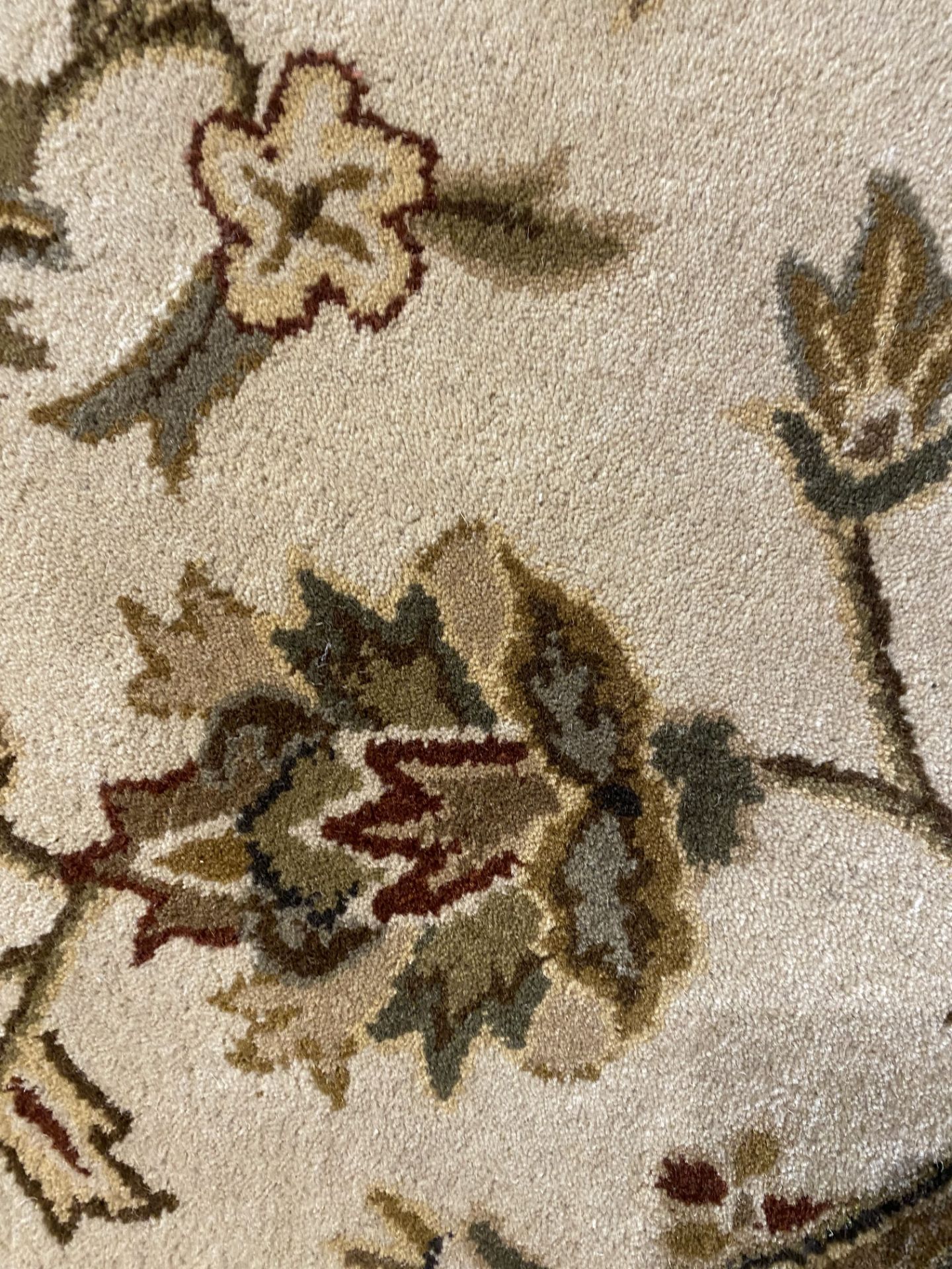 8' ROUND WOOL HAND MADE IN INDIA, MSRP $1,998, INVENTORY CODE LE MANS IAC82128 IV/RU - Image 3 of 6