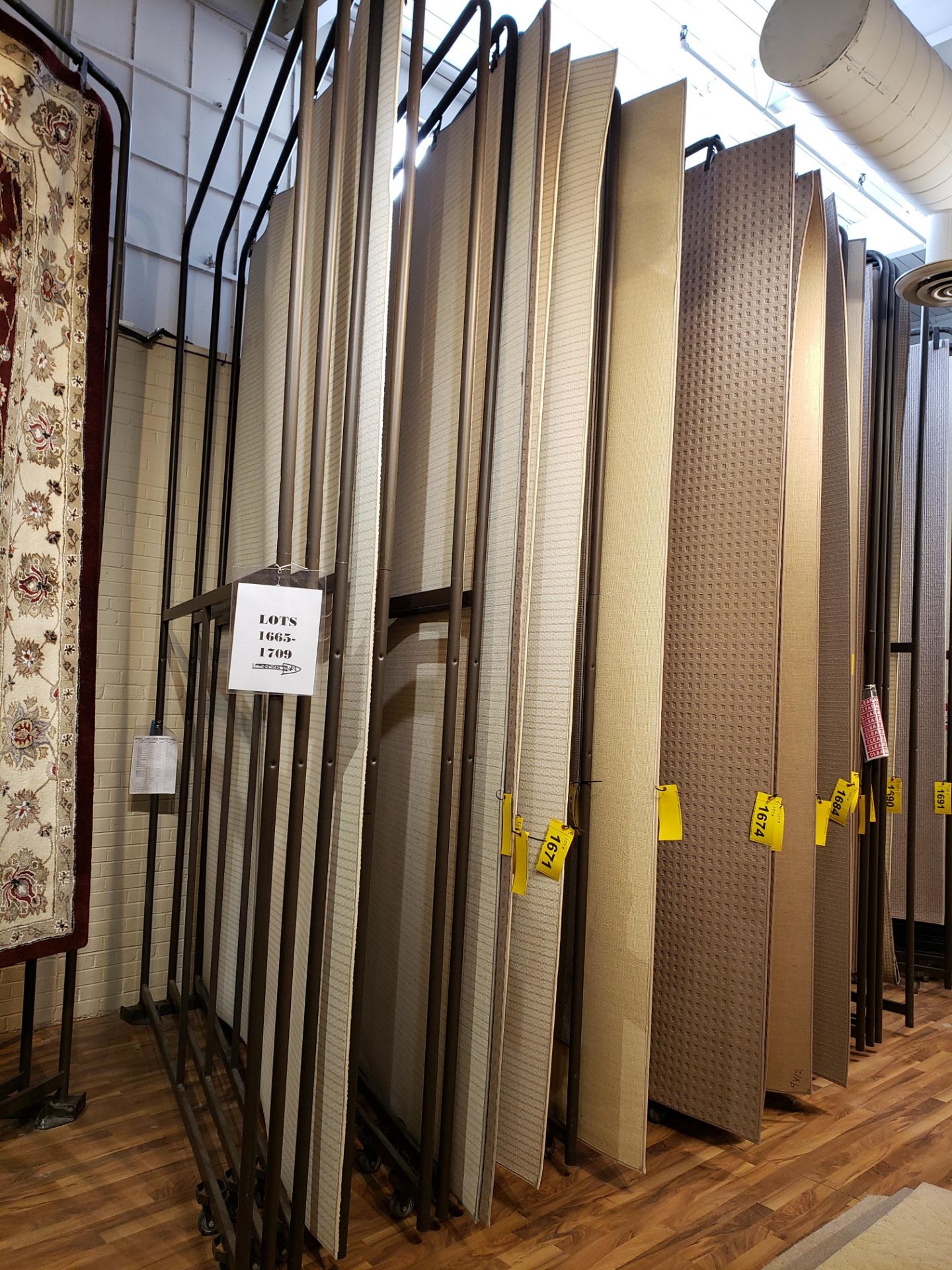 152" X 96" (15) SECTION CARPET DISPLAY RACK (SUBJECT TO LATE REMOVAL, PICKUP ON MARCH 25TH) - Image 2 of 3