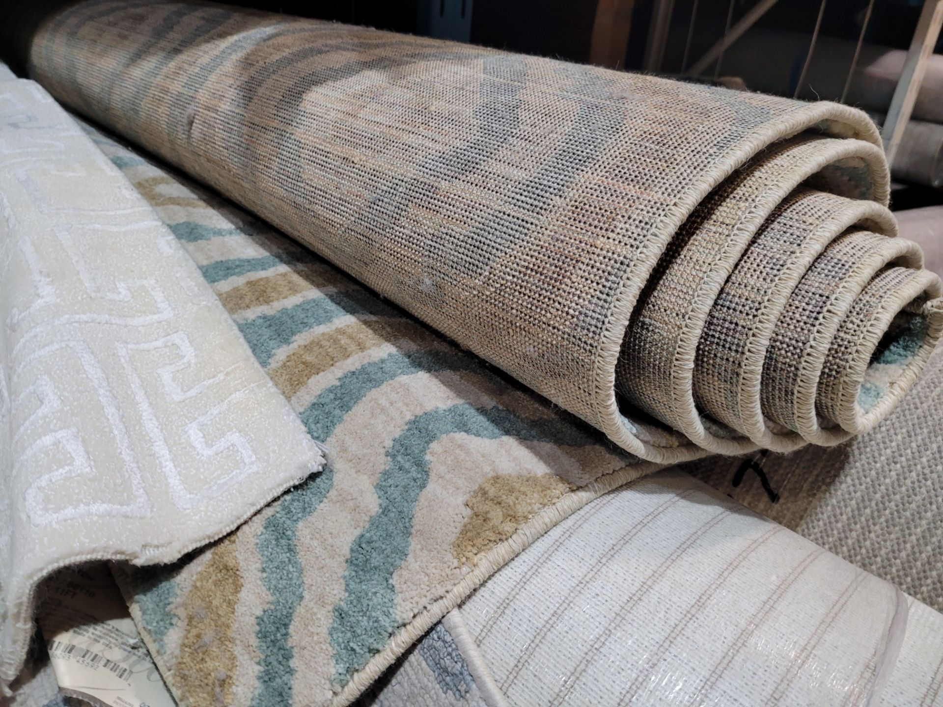 LOT - ASSORTED BROADLOOM ROLLS, RENANTS, DAMAGED RUGS - Image 17 of 20