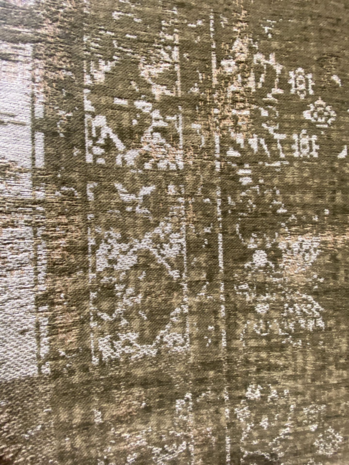 APPROX. 7'6" X 10'8" CARPET - Image 2 of 2