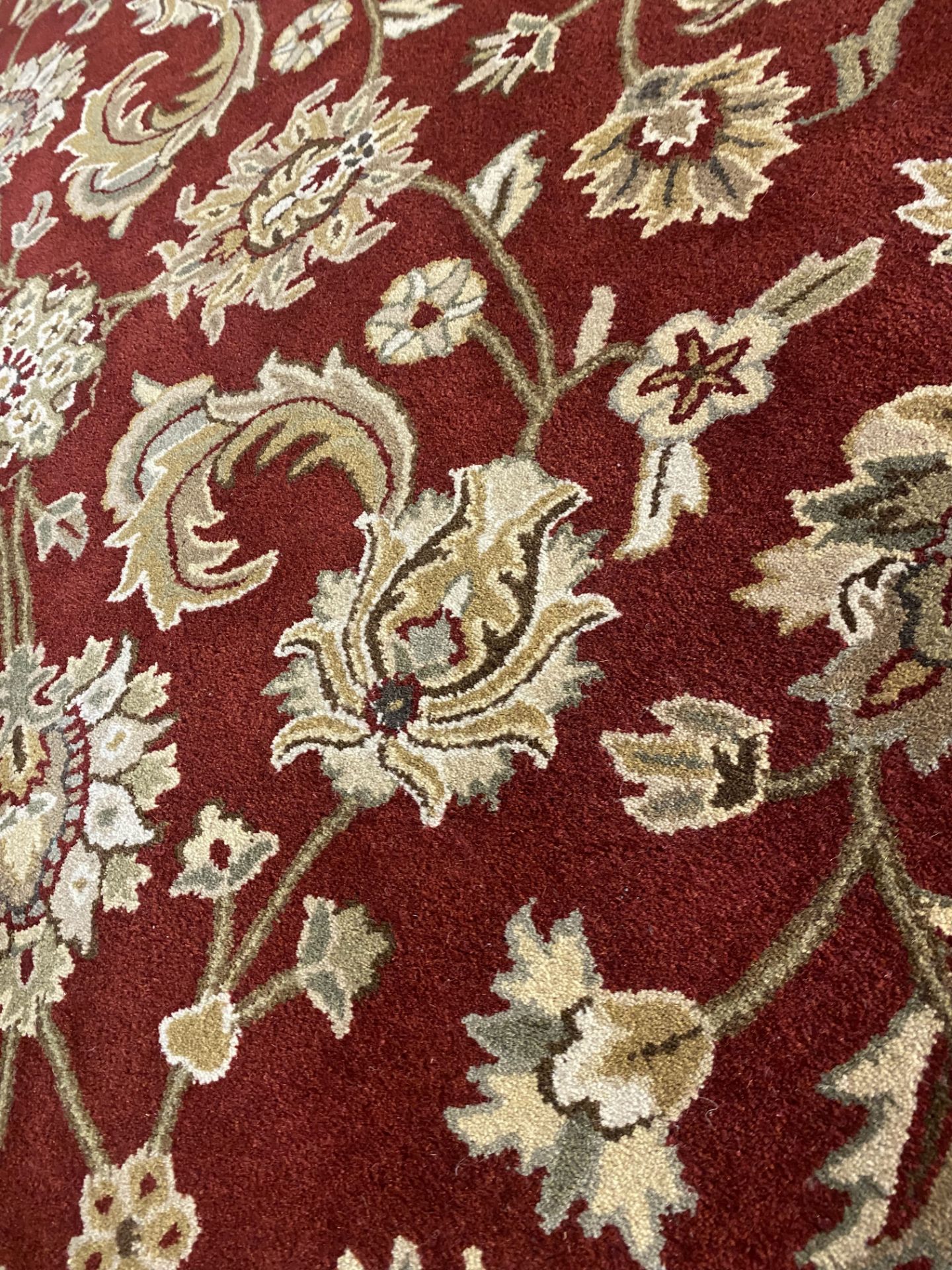 8' ROUND WOOL HAND MADE IN INDIA, MSRP $1,998, INVENTORY CODE LE MANS IAC82128 RD/IV - Image 3 of 6