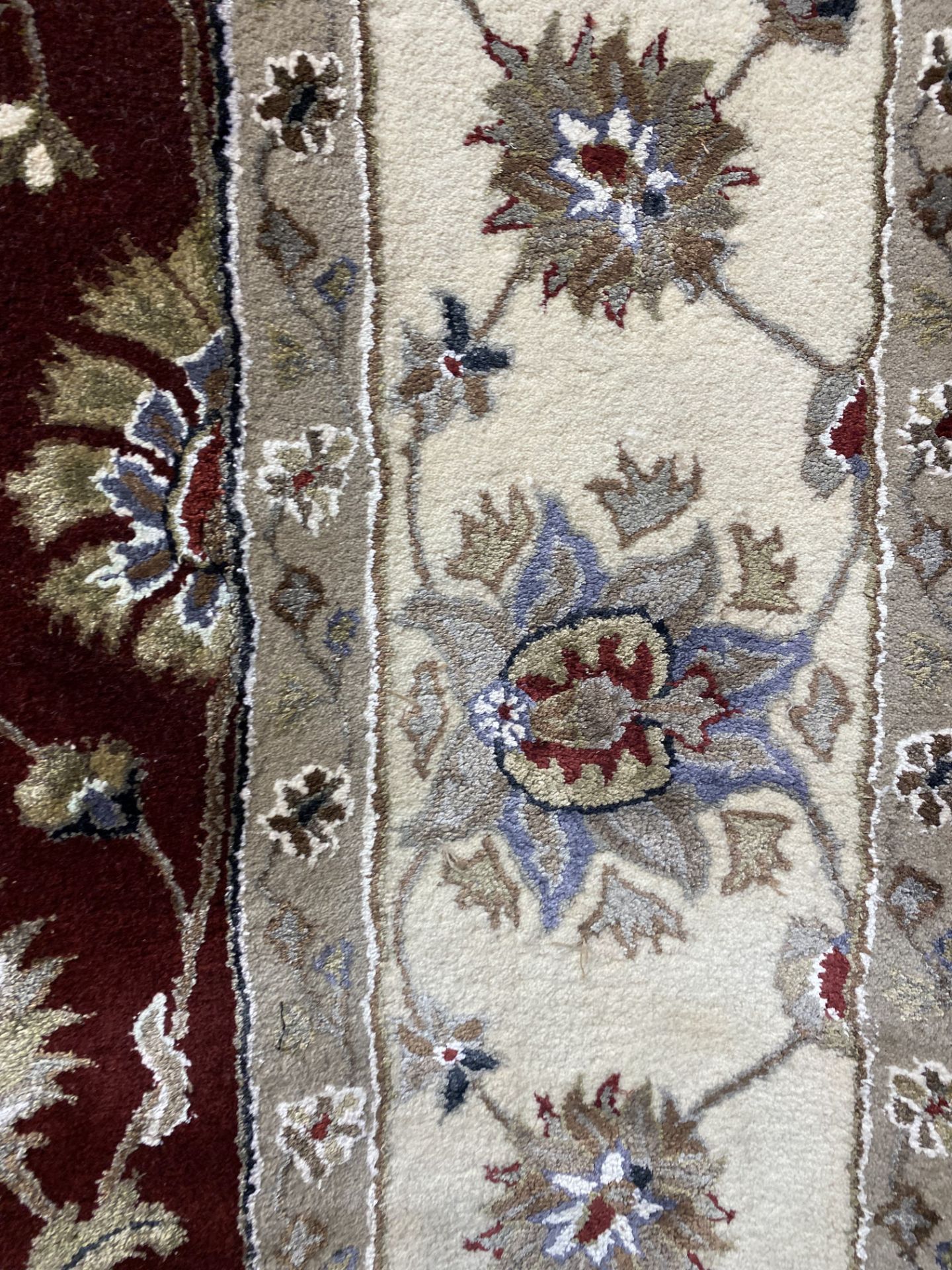 8' X 10' WOOL/A.SILK HAND TUFTED IN INDIA, MSRP $3,595, INVENTORY CODE LEGEND2IMAD922 D.RDWHT - Image 2 of 5