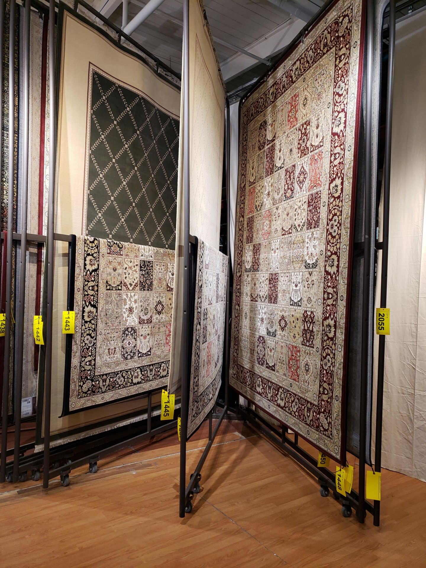 152" X 96" (15) SECTION CARPET DISPLAY RACK (SUBJECT TO LATE REMOVAL, PICKUP ON MARCH 25TH)