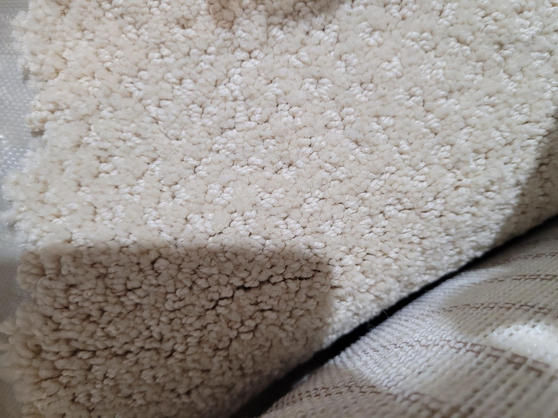 LOT - ASSORTED ROLLS OF BROADLOOM VARIOUS SIZES AND STYLES - Image 6 of 22