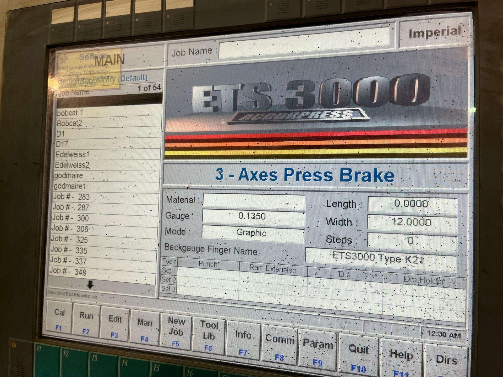 2010 ACCURPRESS 760016 CNC HYDRAULIC PRESS BRAKE WITH ACCURPRESS ETS 3000 CNC CONTROL, 600 TON X - Image 4 of 19