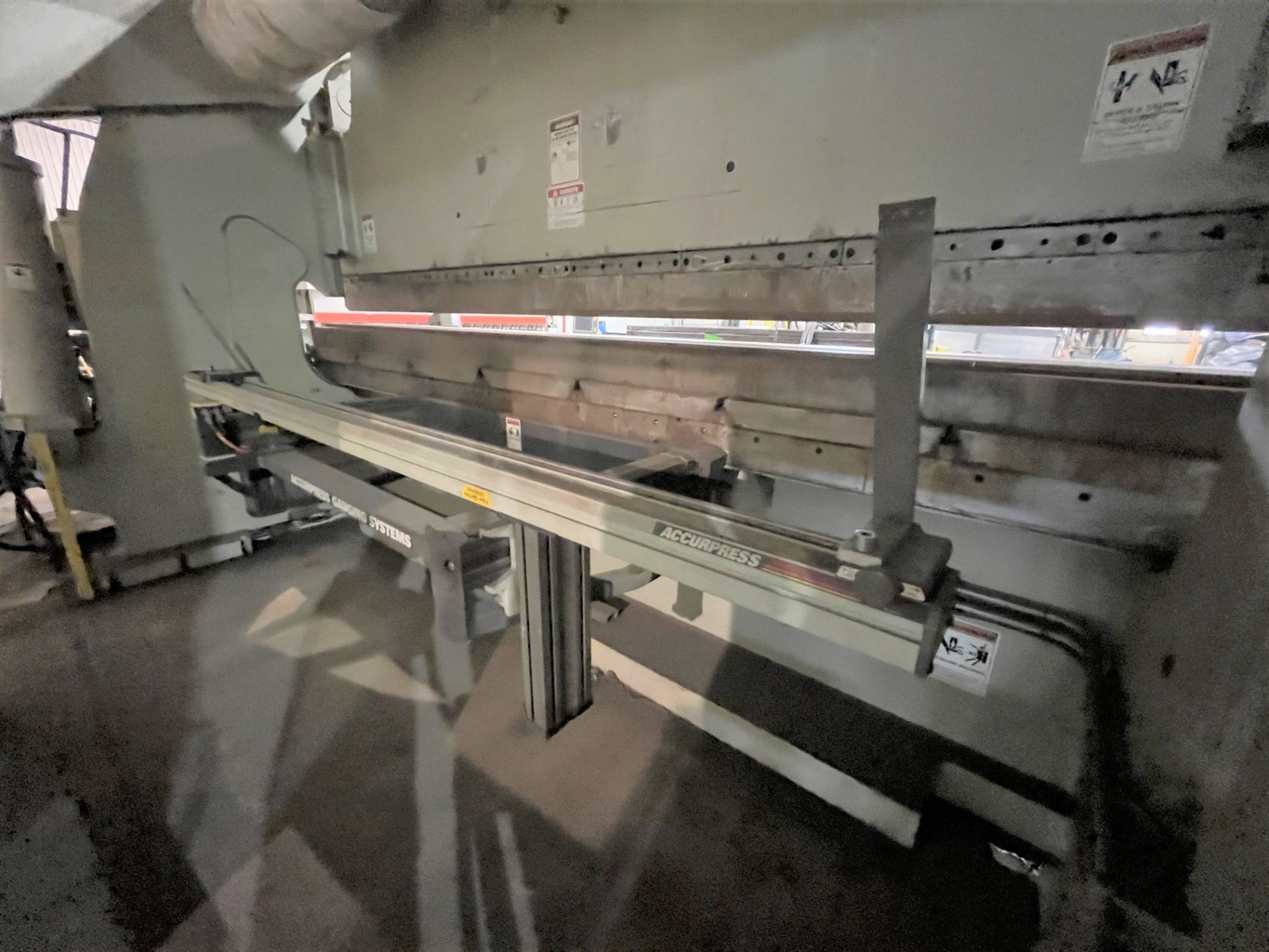 2010 ACCURPRESS 760016 CNC HYDRAULIC PRESS BRAKE WITH ACCURPRESS ETS 3000 CNC CONTROL, 600 TON X - Image 13 of 19