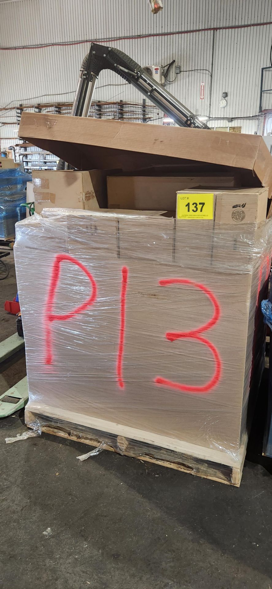 PALLET OF ASST. BALDWIN AIR FILTERS (SUBJECT TO BULK BID LOT 131)