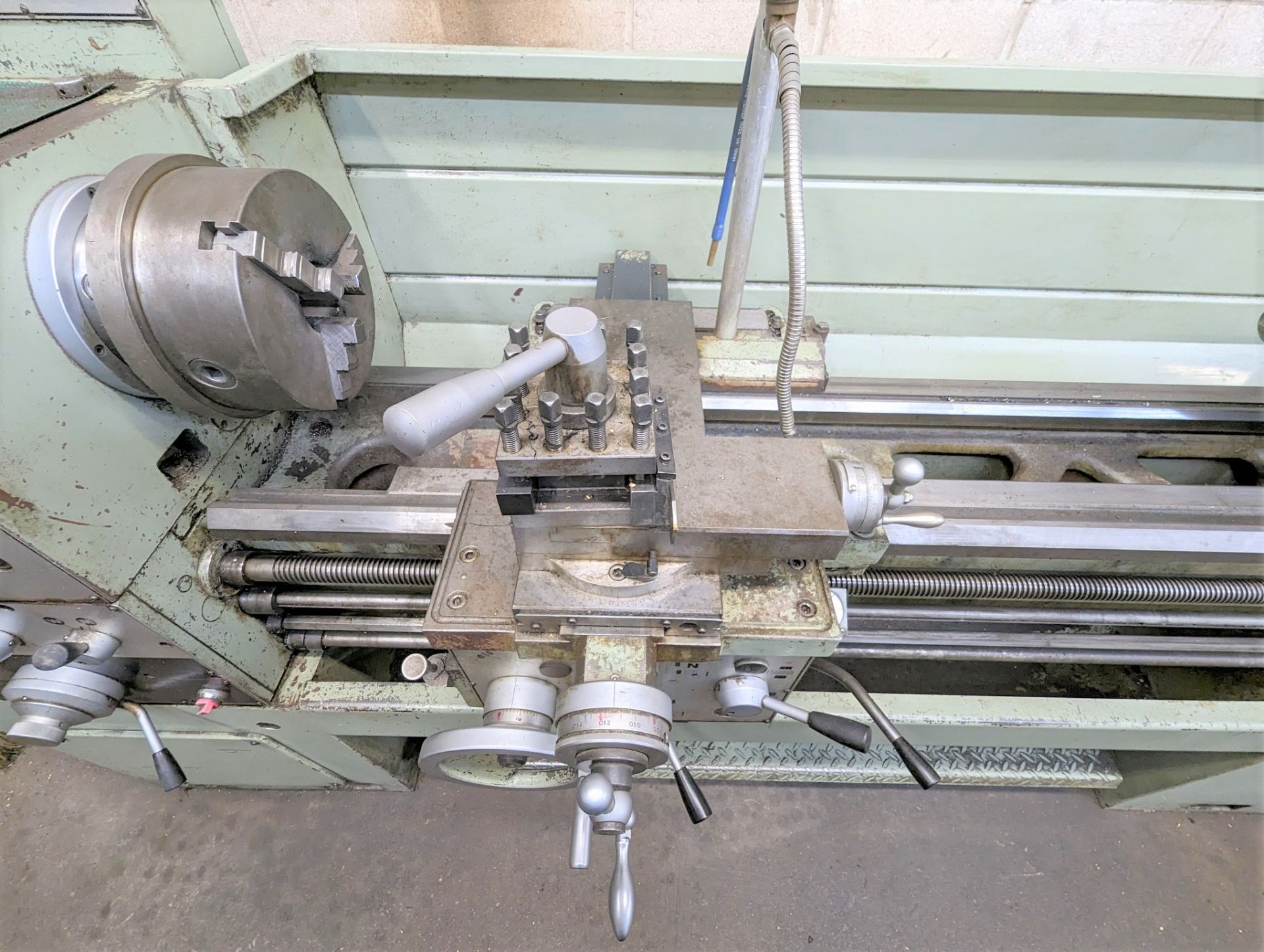 TAKANG TK 380XL ENGINE LATHE, 9” 3-JAW CHUCK, 18” SWING, 72” BED, 2.25” BORE, TAILSTOCK, TOOL - Image 5 of 18