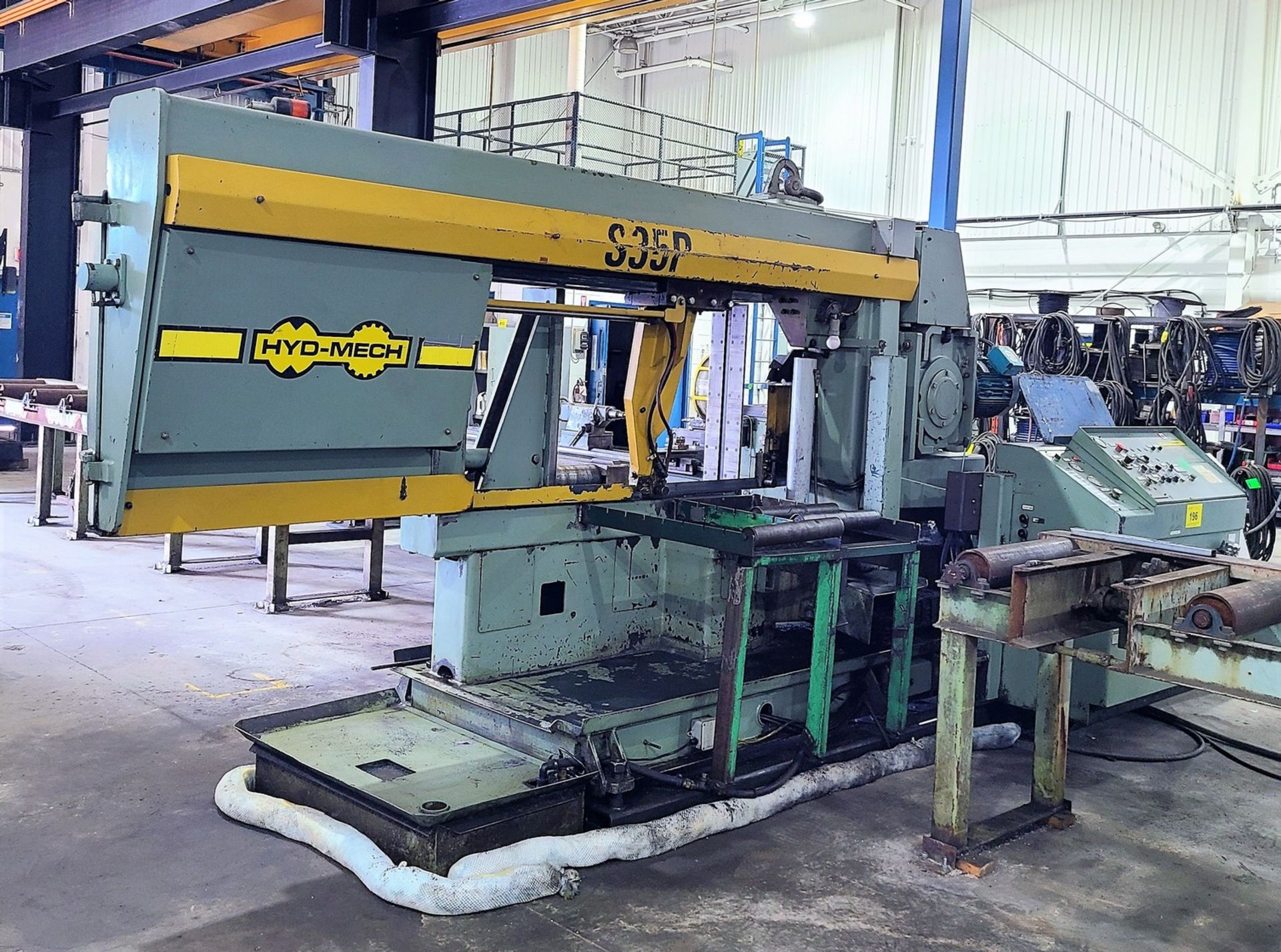 HYDMECH S35P SEMI-AUTOMATIC HORIZONTAL MITERING BANDSAW W/ NEW SPARE BLADE IN BOX (NOTE: ROLLER
