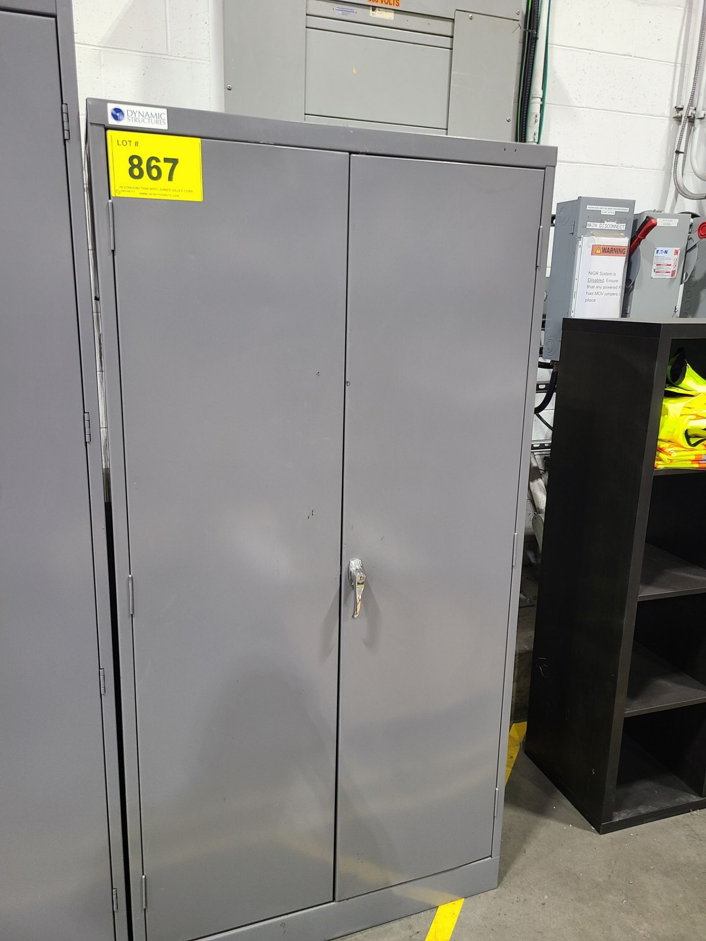 2-DOOR METAL STORAGE CABINET