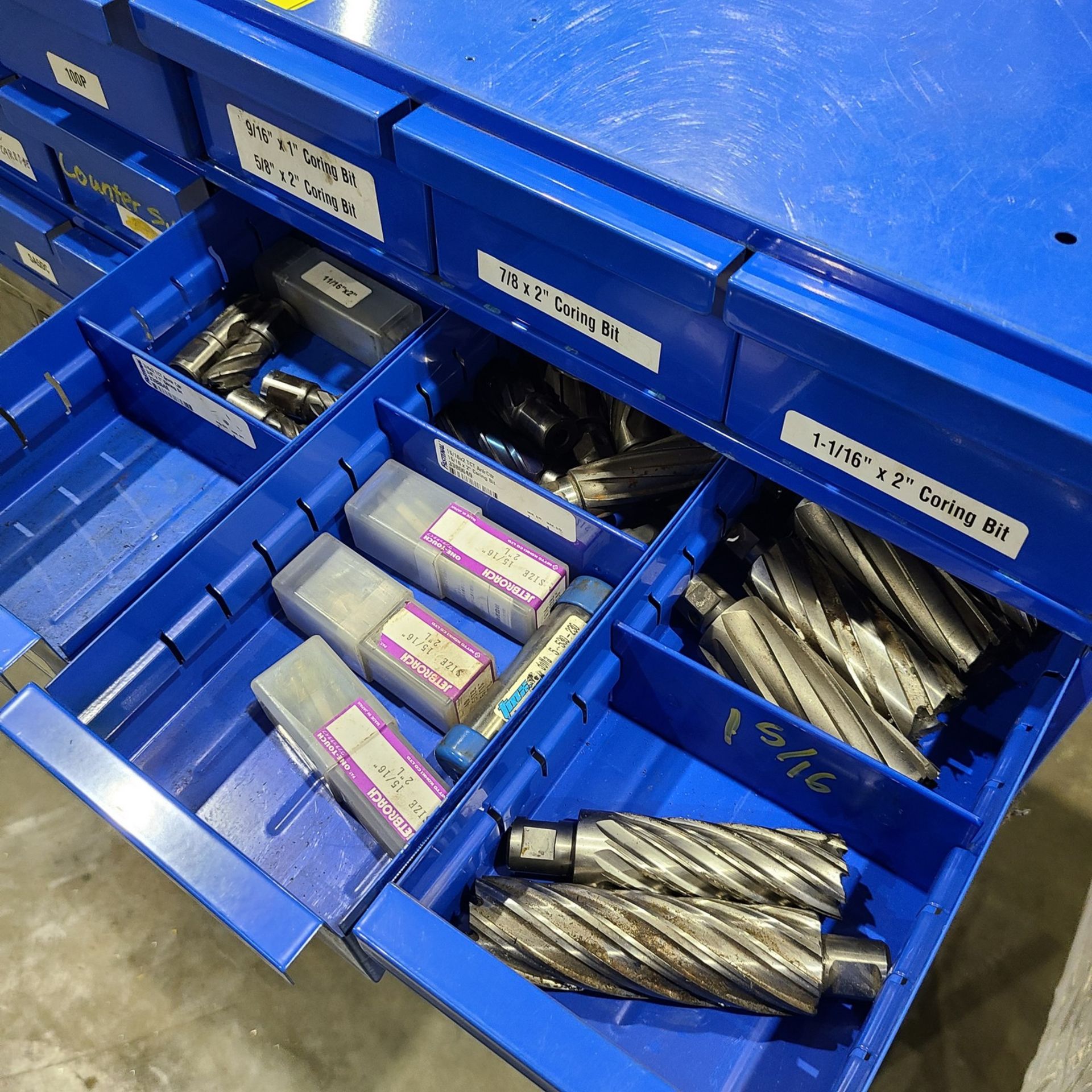 LOT - FASTENAL TOOL BOX W/ ASSORTED CORING BITS - Image 3 of 4