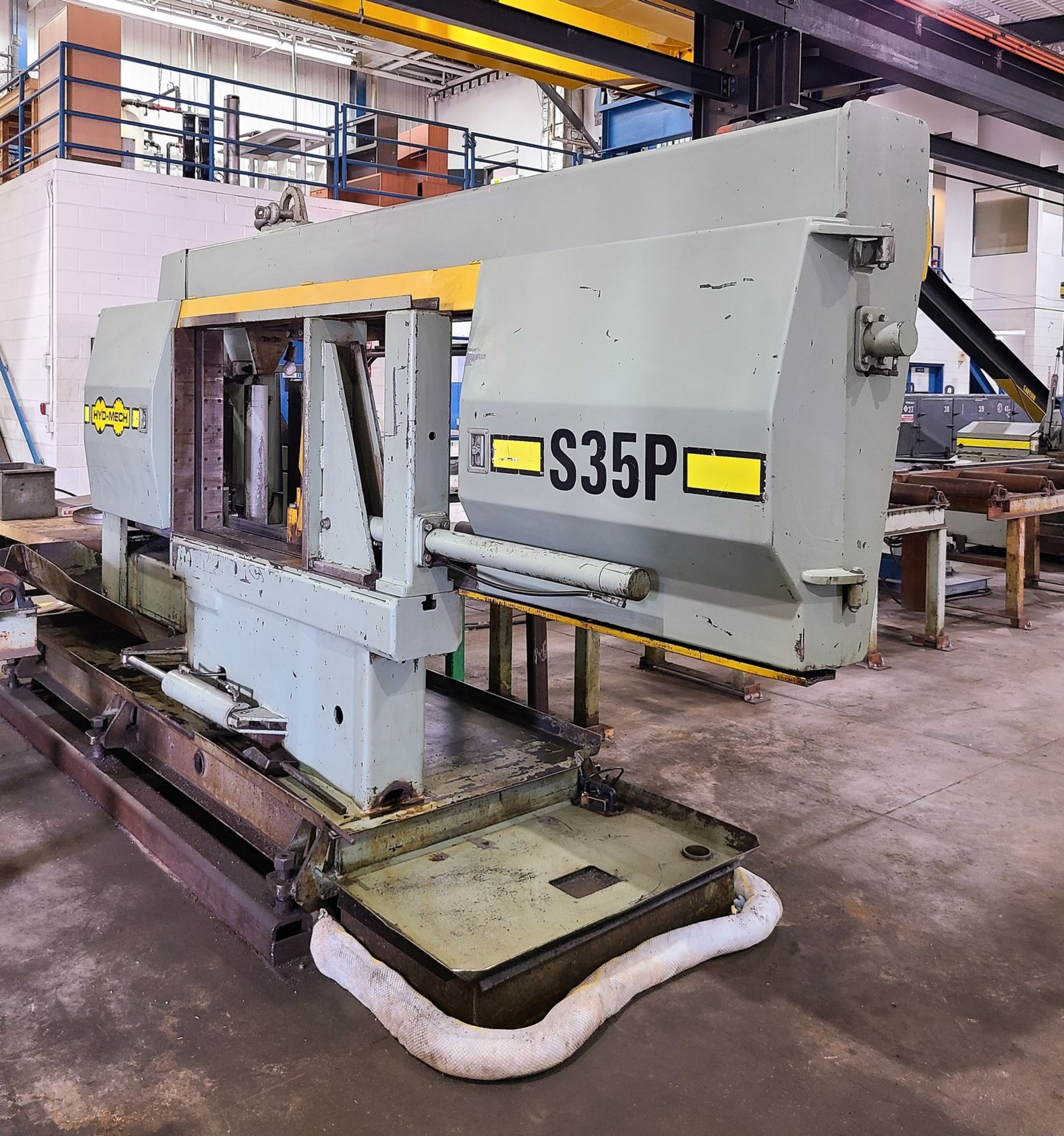 HYDMECH S35P SEMI-AUTOMATIC HORIZONTAL MITERING BANDSAW W/ NEW SPARE BLADE IN BOX (NOTE: ROLLER - Image 2 of 4