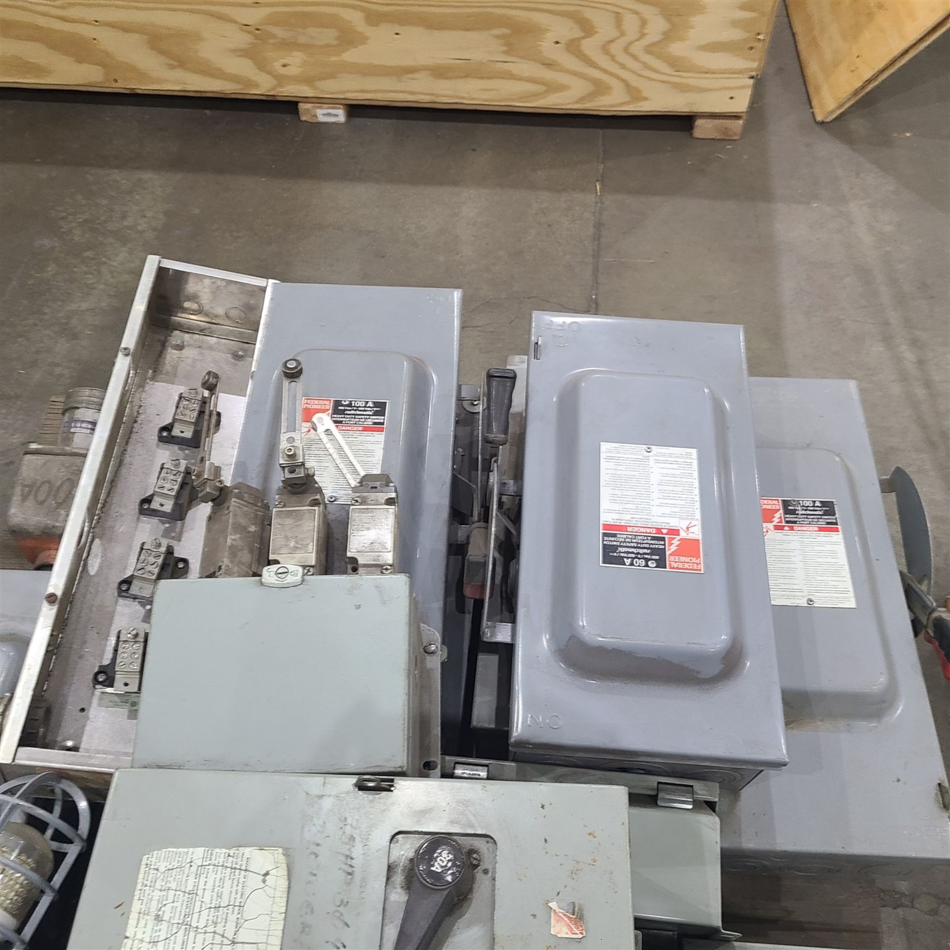 PALLET OF ASSORTED ELEC. SWITCH BOXES - Image 3 of 4