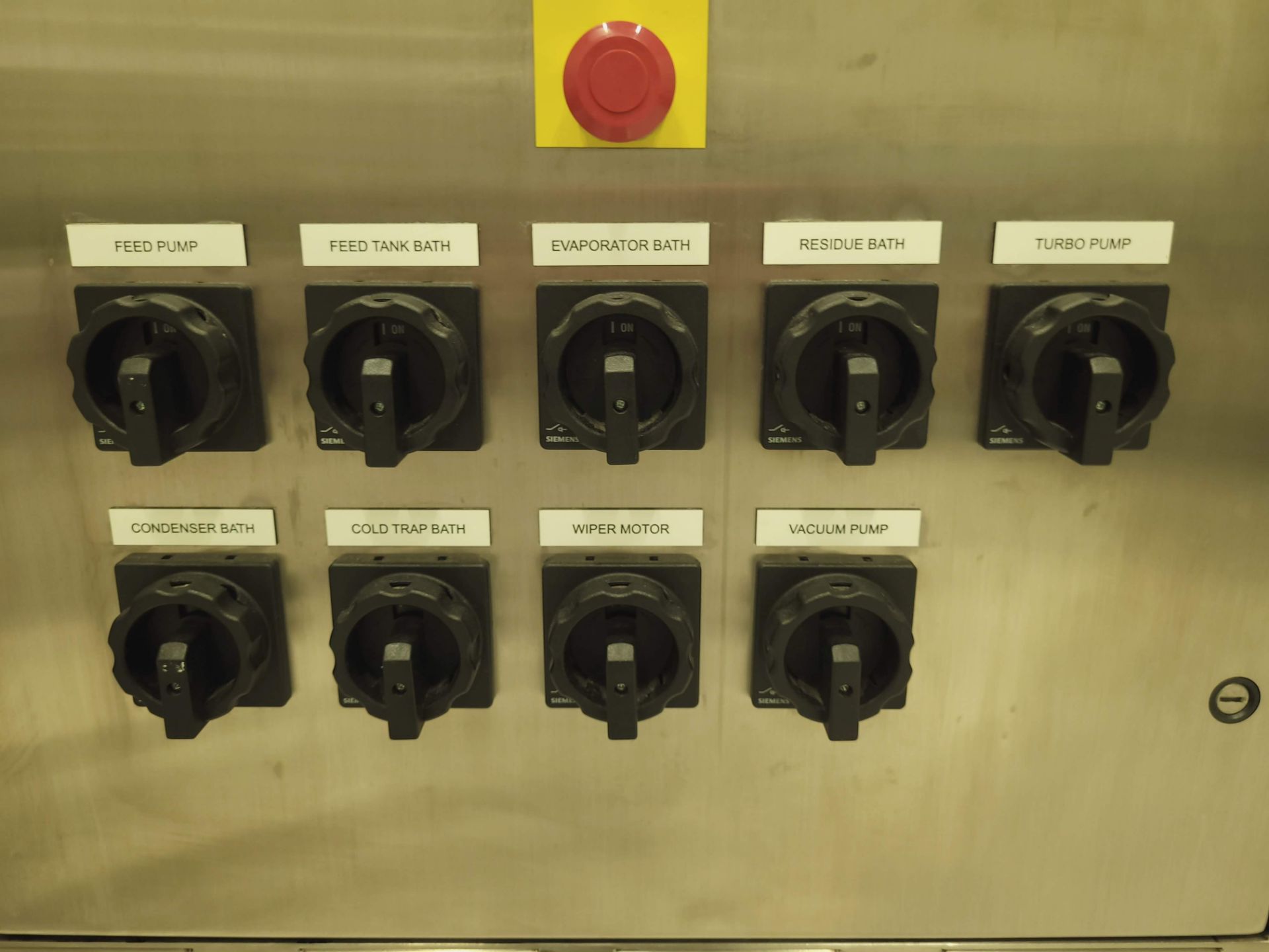 CHEM TECH SINGLE STAGE KDT6 SHORT PATH DISTILLATION UNIT LOCATED IN ROOM 24 - Image 12 of 15