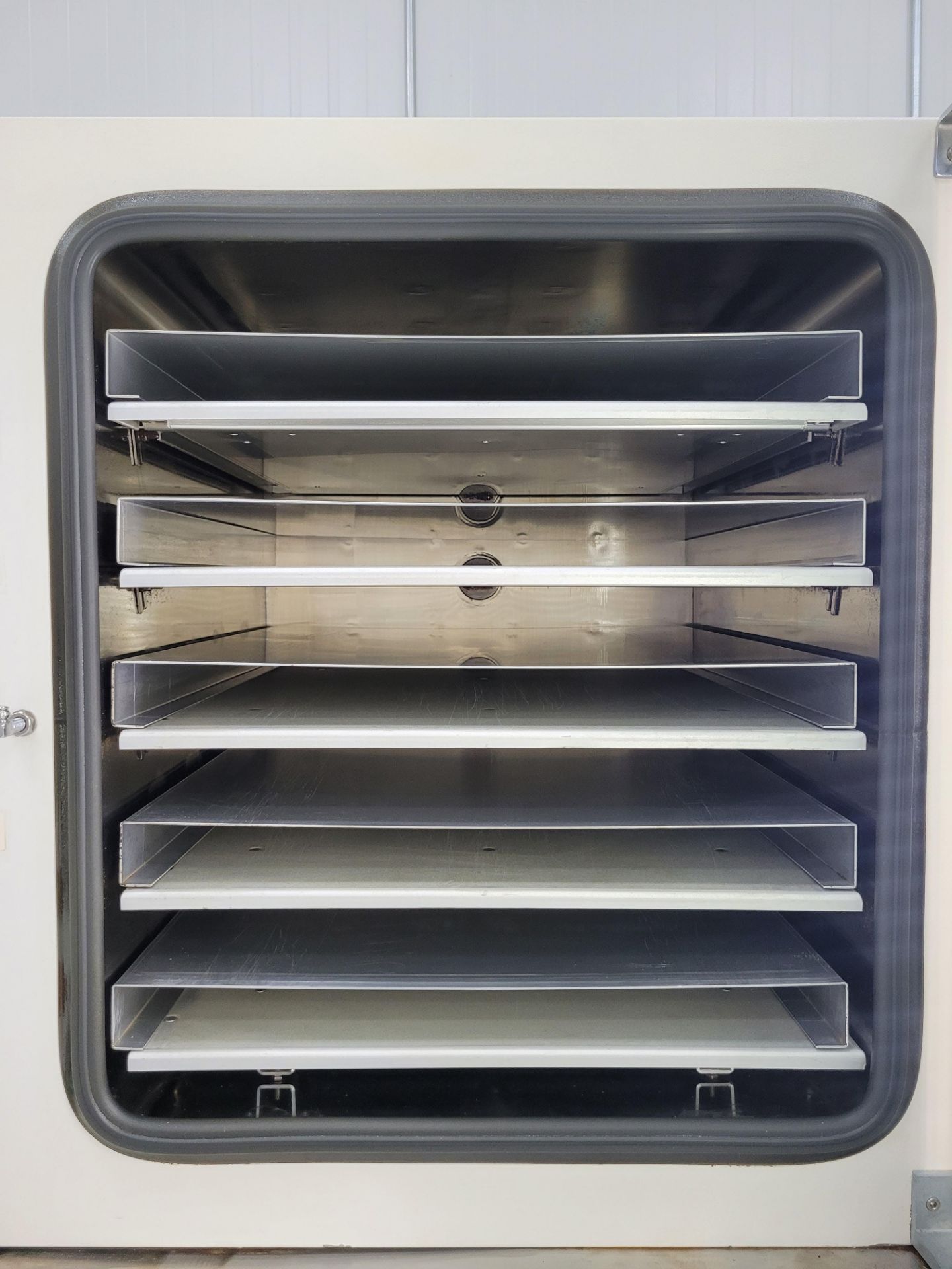 ACROSS INTERNATIONAL ACCUTEMP-75A VACUUM OVEN,AMBIENT TO 480oF, LOW PRPOERTIONAL GAIN, PID CONTROL - Image 4 of 9