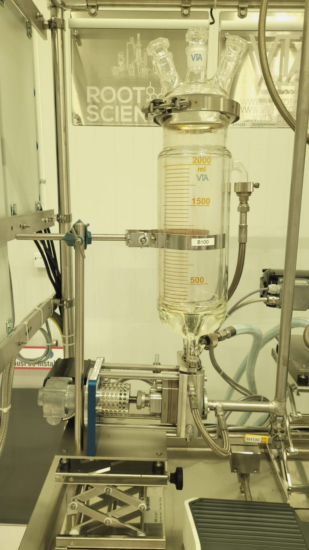 ROOTS SCIENCE VKL 70-5 WIPED FILM SHORT PATH DISTILLATION SYSTEM - 3.5 L/H MAX. FEED RATE, 1.3 L/H - Image 4 of 23