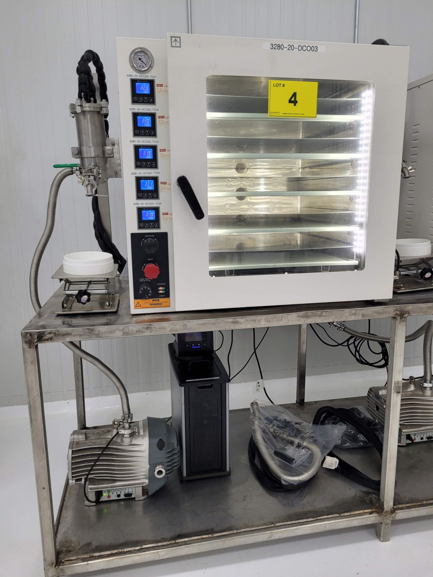 ACROSS INTERNATIONAL ACCUTEMP-75A VACUUM OVEN,AMBIENT TO 480oF, LOW PRPOERTIONAL GAIN, PID CONTROL