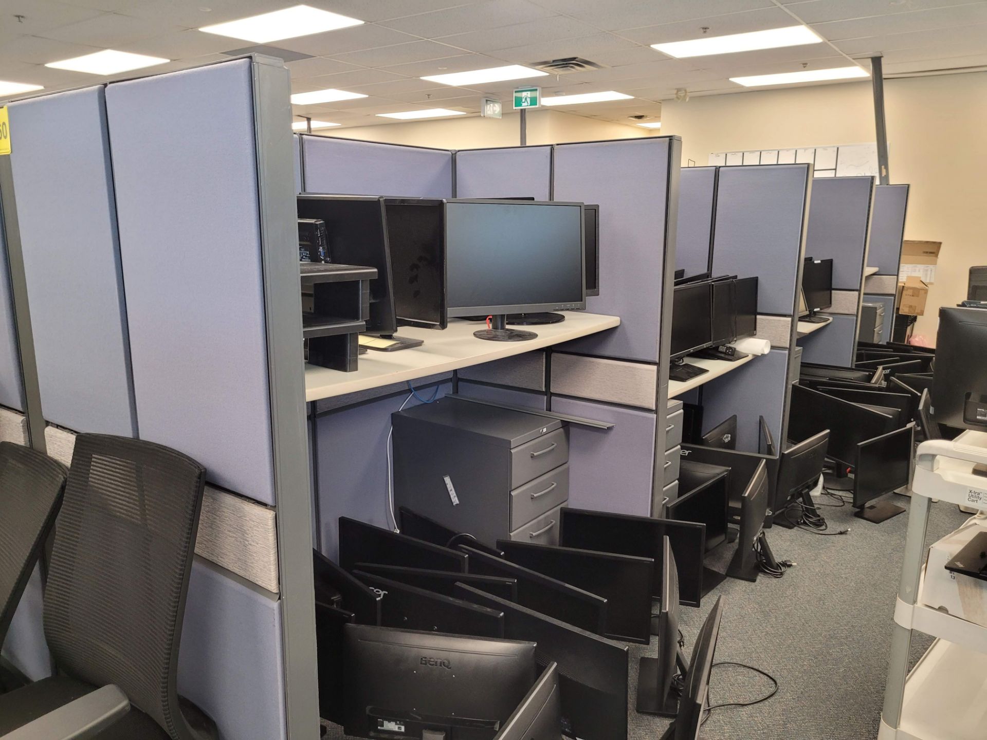 LOT - 8 STATION TEKNION CUBICLE - (NO CHAIRS, NO CONTENTS) - Image 2 of 3