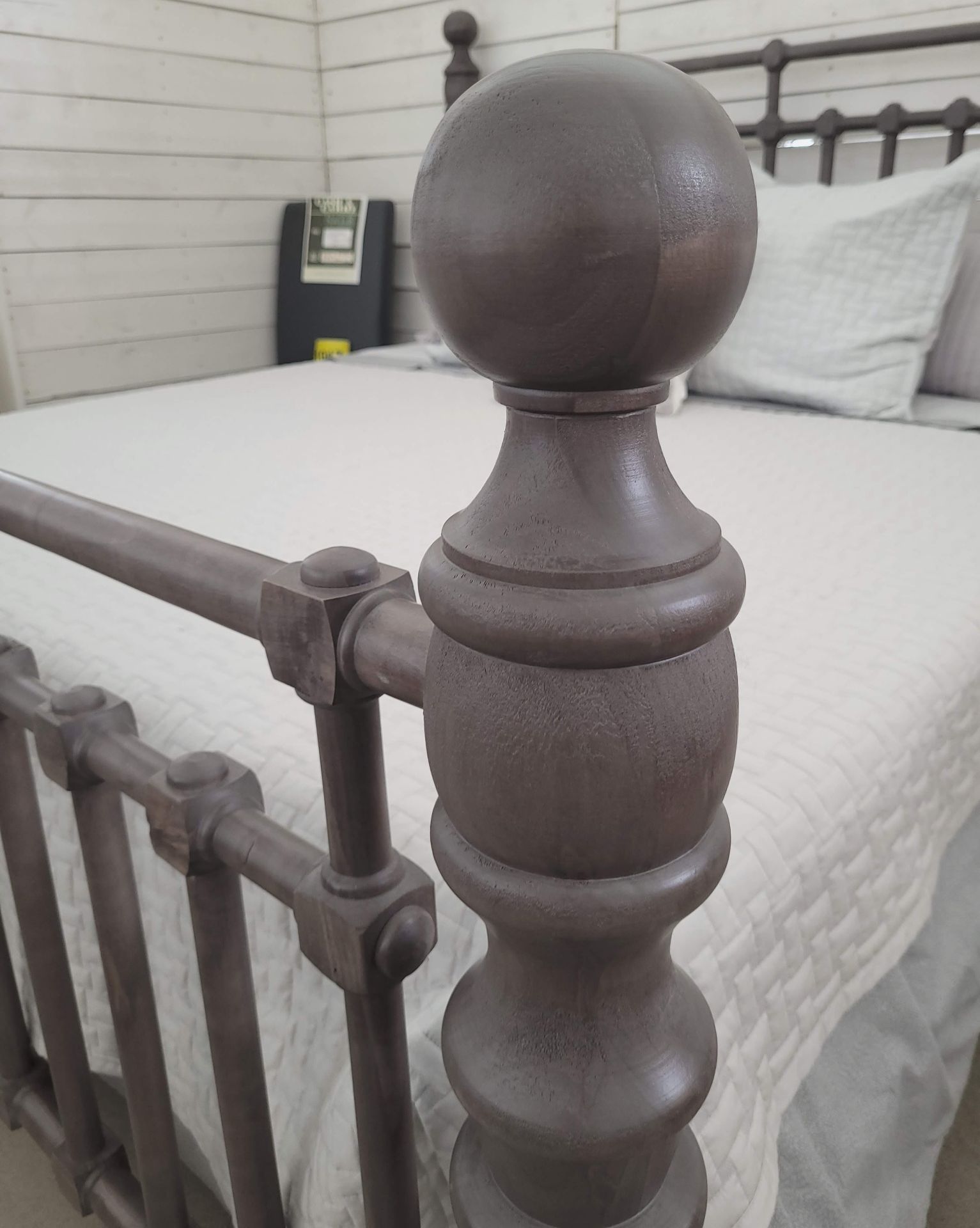 STONE COTTAGE KING BED TURNED POSTER SPINDLE IN WEATHERED CHARCOAL W/BEDDING - MSRP $9,843.00 - Image 2 of 6