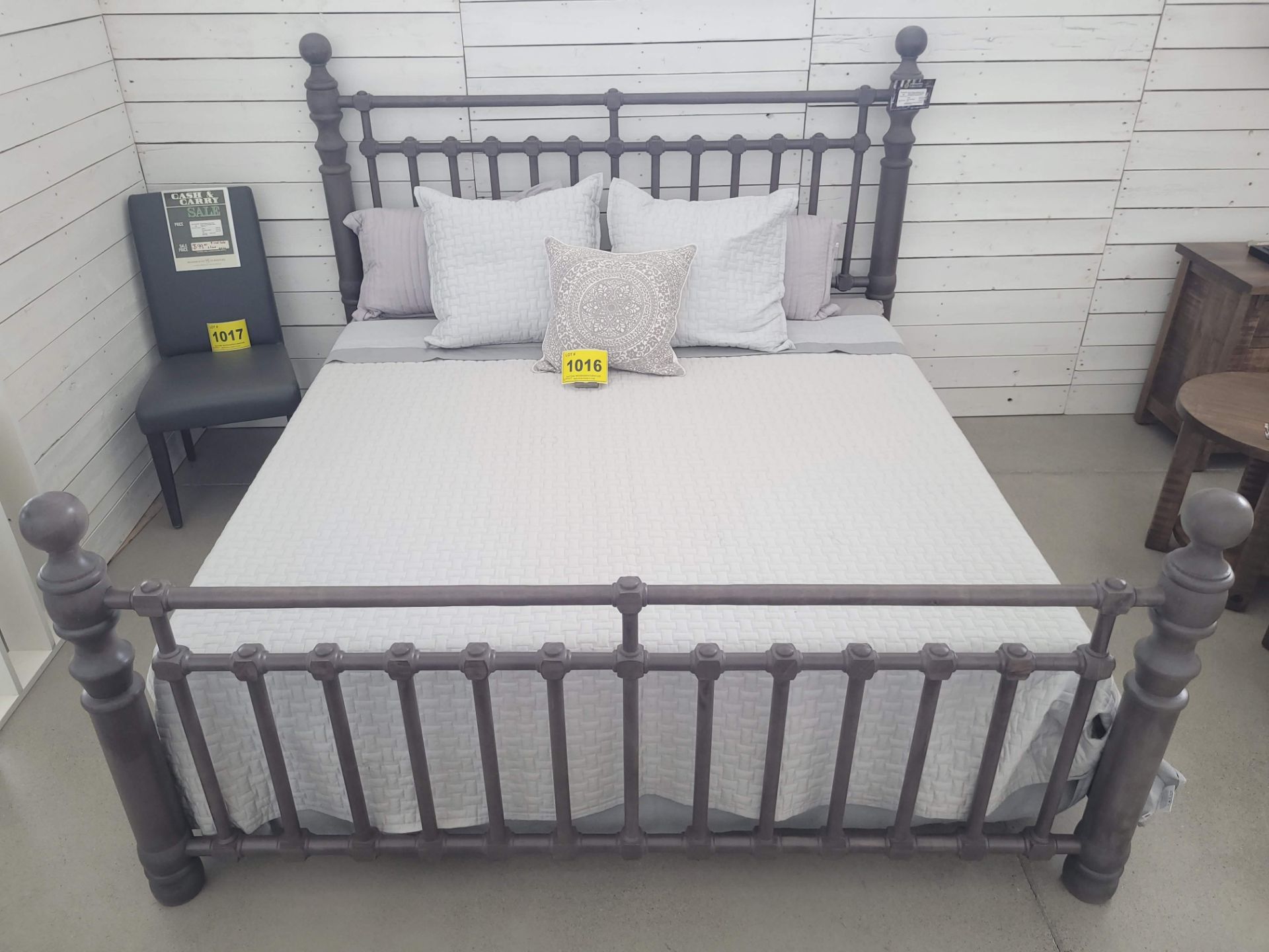 STONE COTTAGE KING BED TURNED POSTER SPINDLE IN WEATHERED CHARCOAL W/BEDDING - MSRP $9,843.00