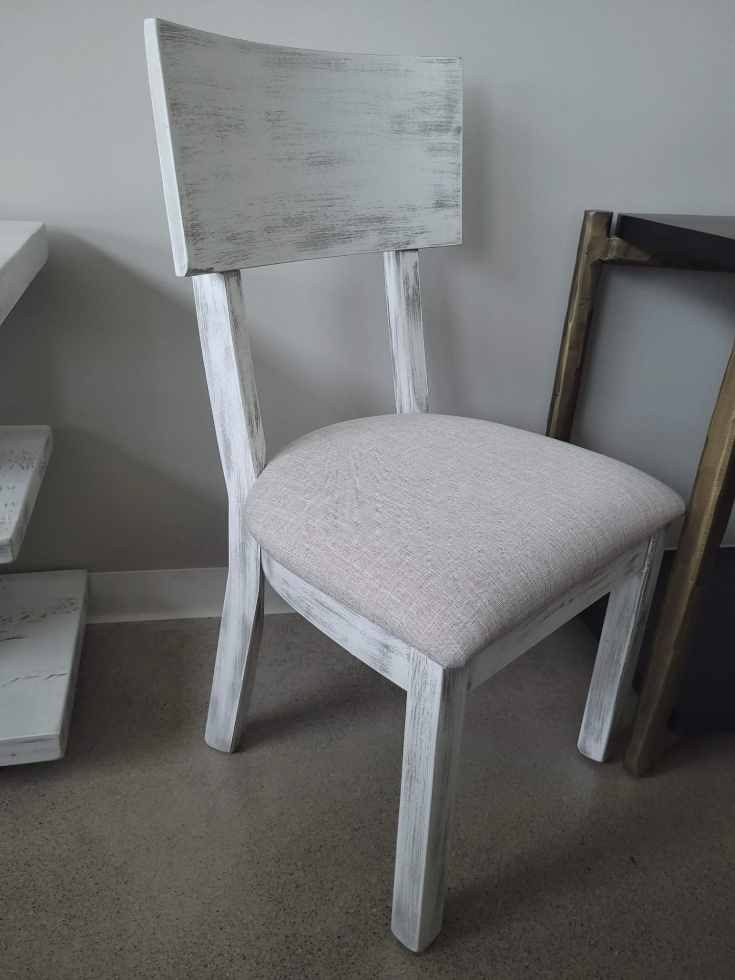 WHITE WASHED CONSOLE TABLE 60" X 16" X 28" W/ MATCHING SIDE CHAIR - Image 6 of 8