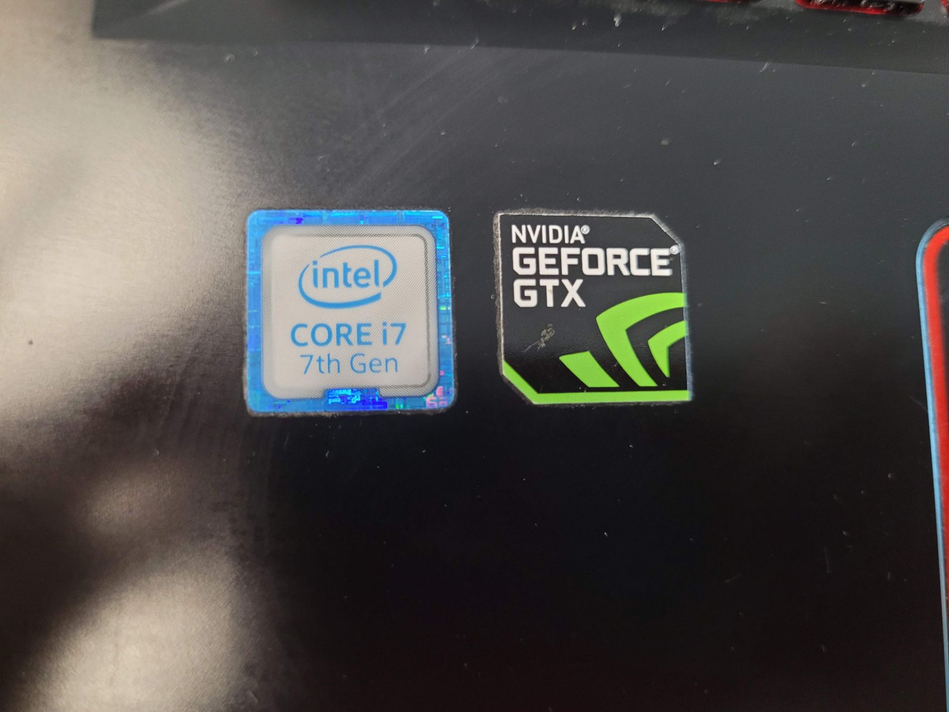 Contour écran (bezel) Pour Acer Predator Helios 300 - Modèle N17C3 - Occasion