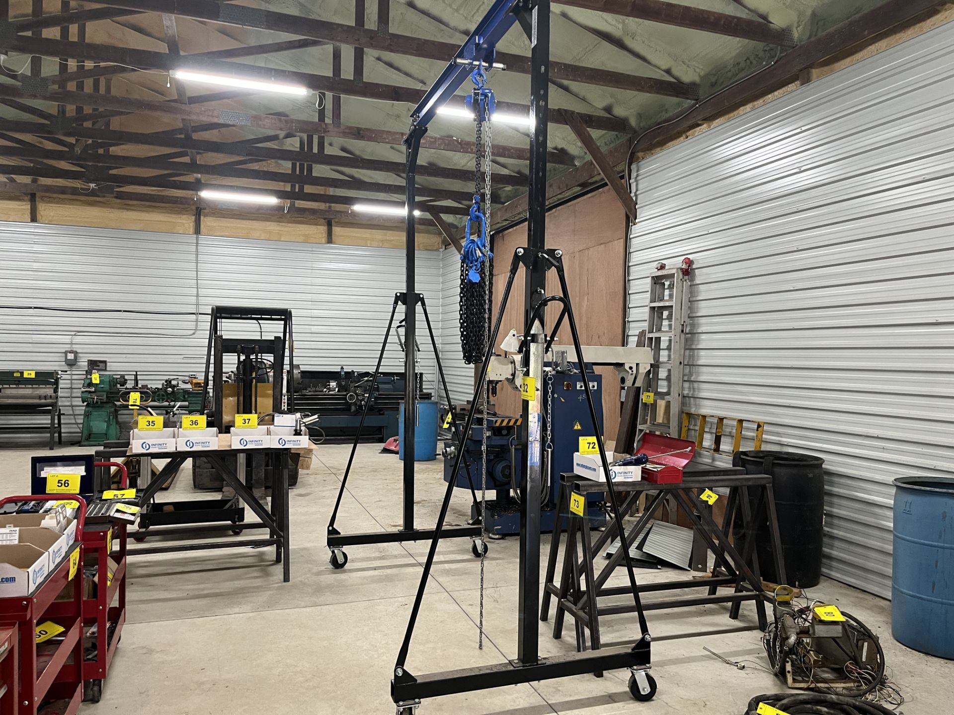 POWER FIST 1-TON CAP. PORTABLE GANTRY SYSTEM, OPERATING HEIGHT 94-1/2" TO 141-3/4", 94-1/2"W W/ 1- - Image 2 of 4