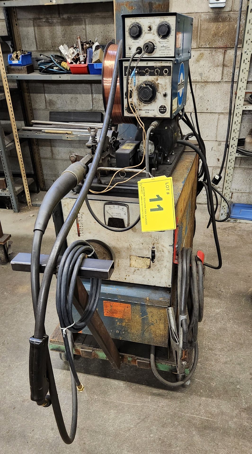 MILLER MIG WELDER W/ WIRE FEEDER