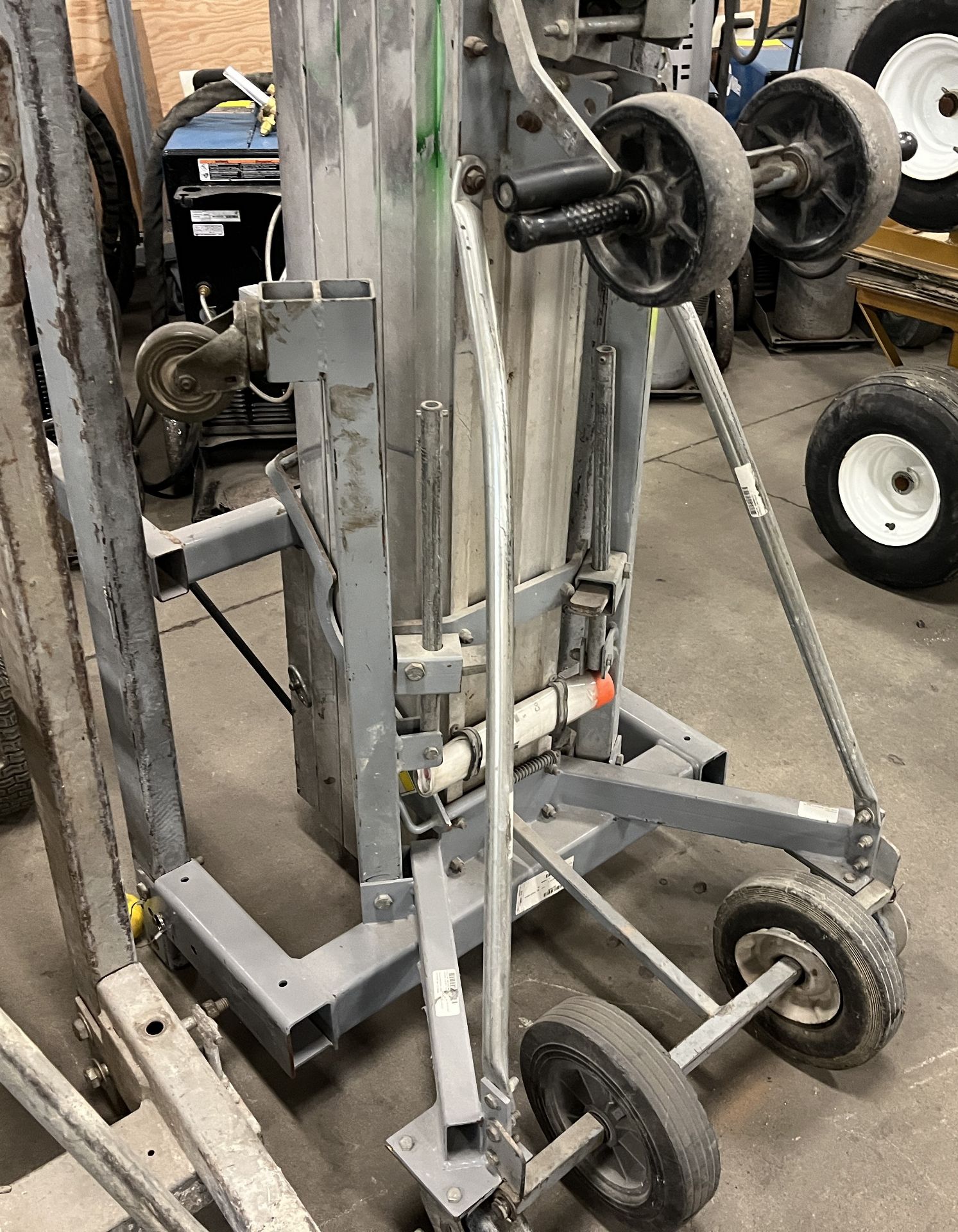 GENIE SUPERLIFT CONTRACTOR SLC-24 CONTRACTOR LIFT, 650LB CAP., S/N: 5LC ...