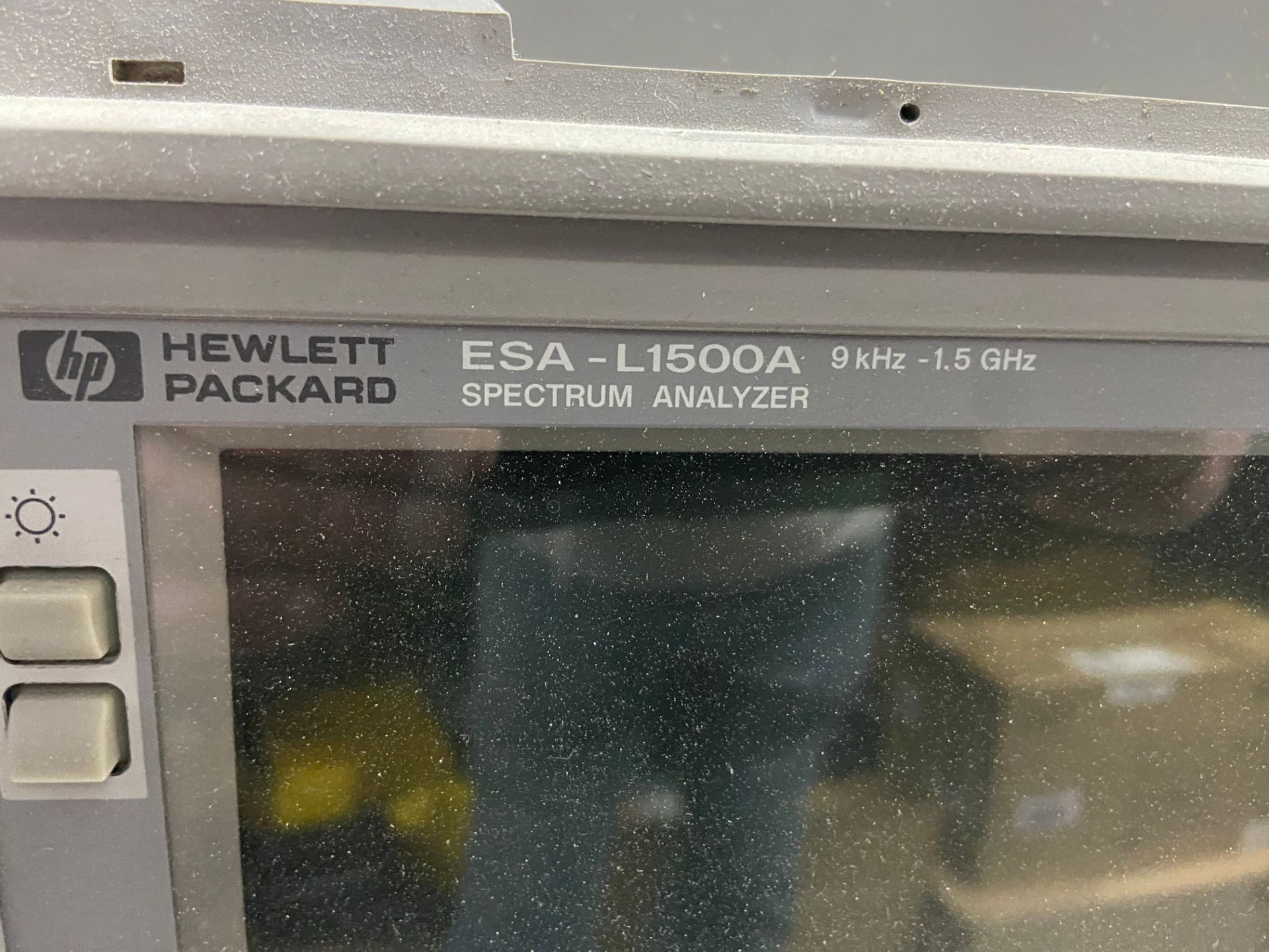 HEWLETT PACKARD ESA-L1500A SPECTRUM ANALYZER (LOCATED MONTREAL, QC) - Image 2 of 3