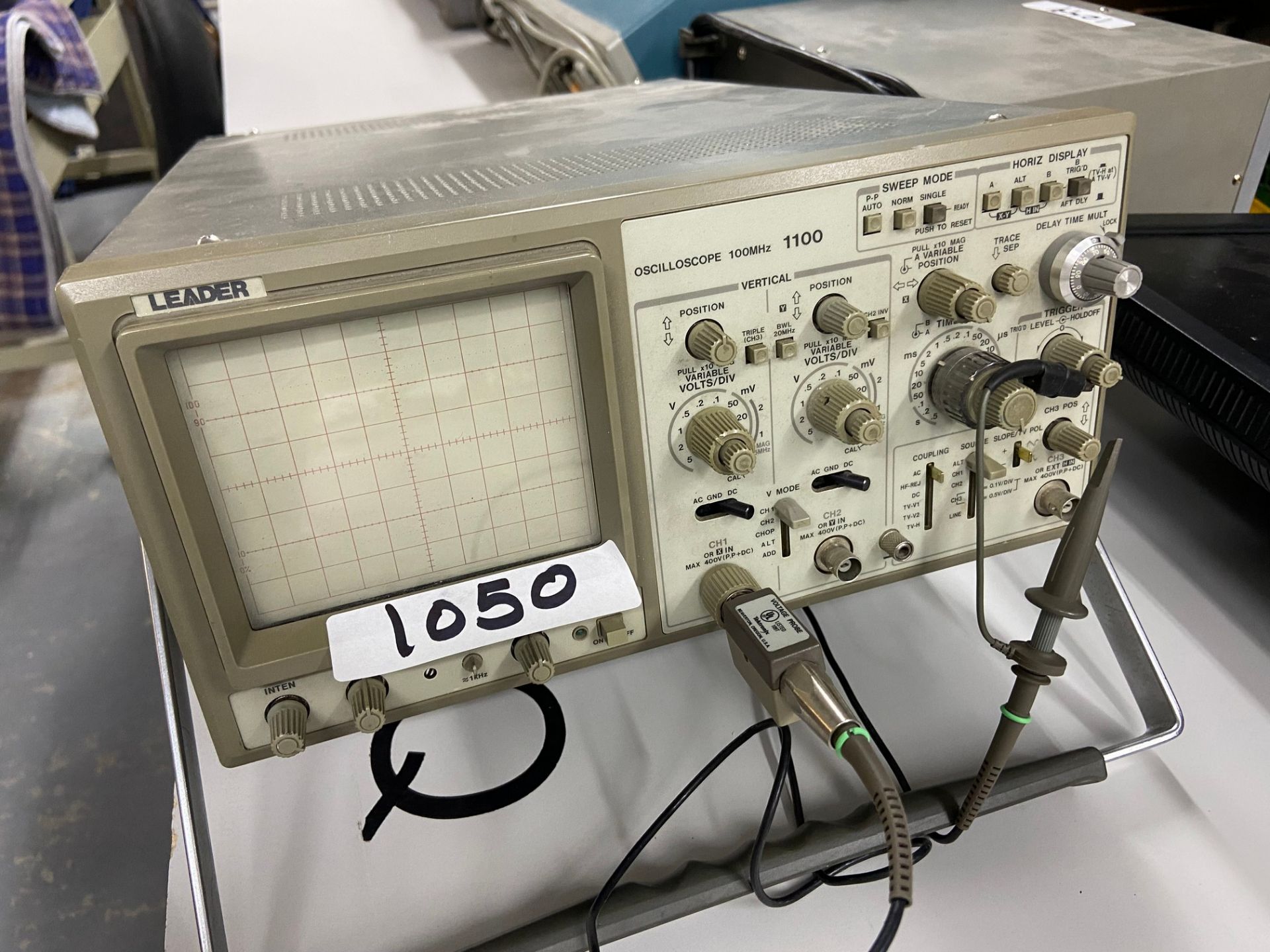 LEADER 1100 OSCILLOSCOPE (LOCATED MONTREAL, QC) - Image 3 of 3