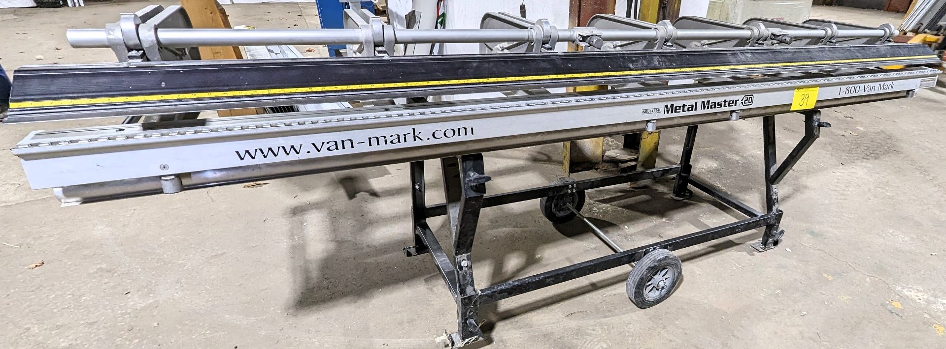 VAN-MARK INDUSTRIAL METAL MASTER 20 EZ MANUAL SHEET METAL / SIDING BENDING BRAKE, MODEL VH1055,