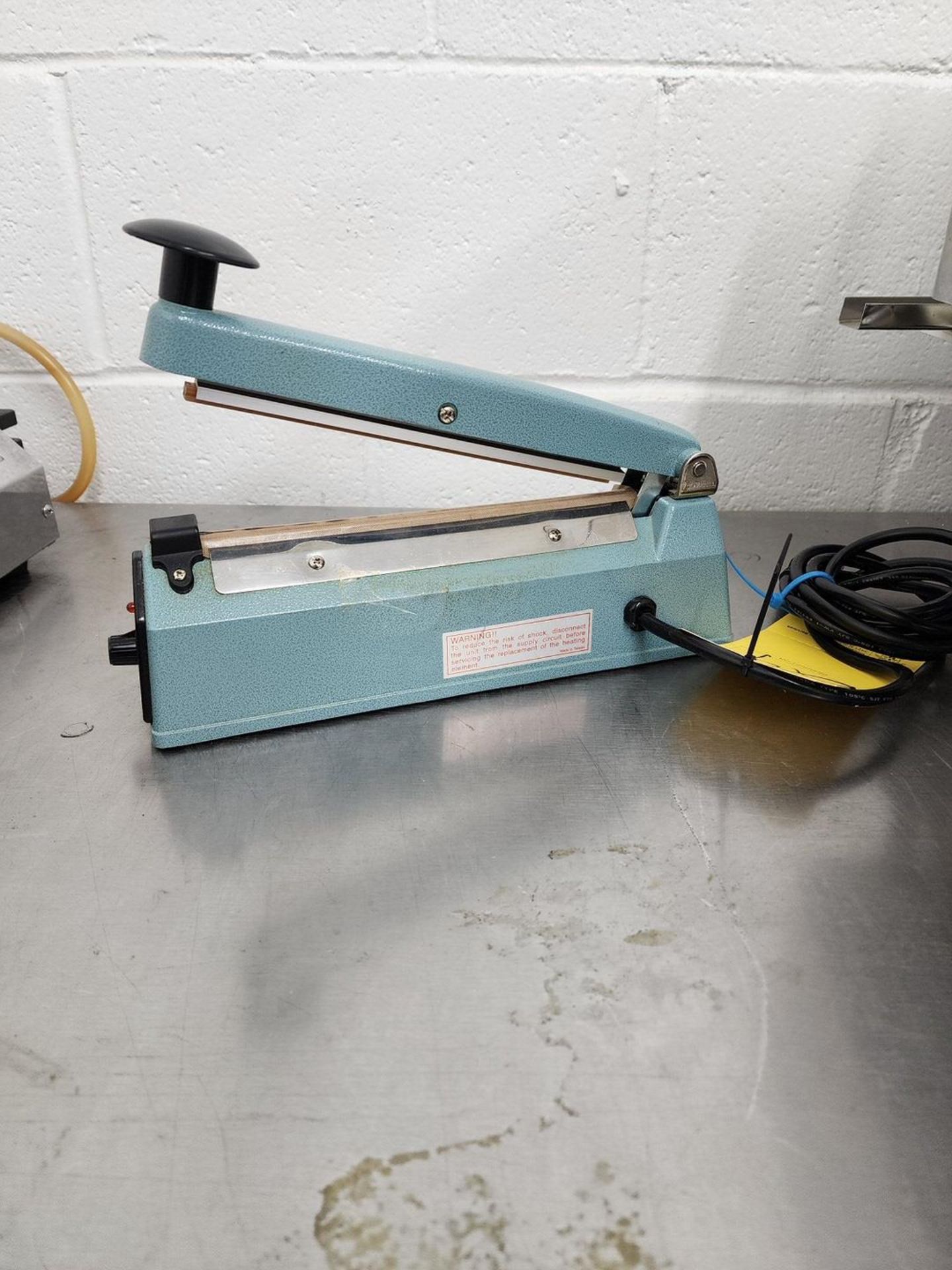 U-Line 8" Impulse Sealer 120V, 60HZ, 410W - Image 3 of 4