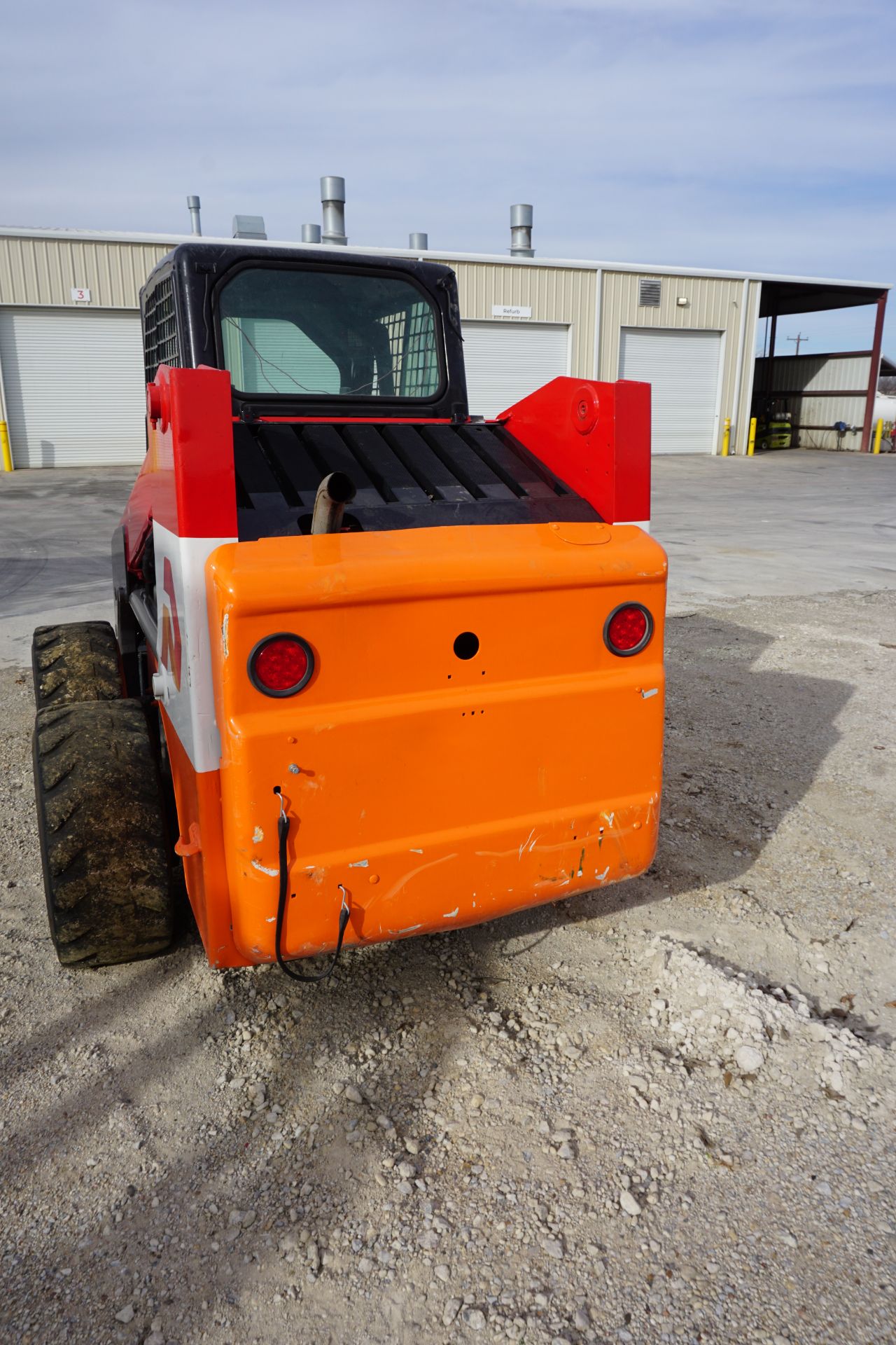 BOBCAT 863 SKID LOADER, DIESEL ENGINE, 6' BUCKET, ENCLOSED CAB - Image 2 of 19