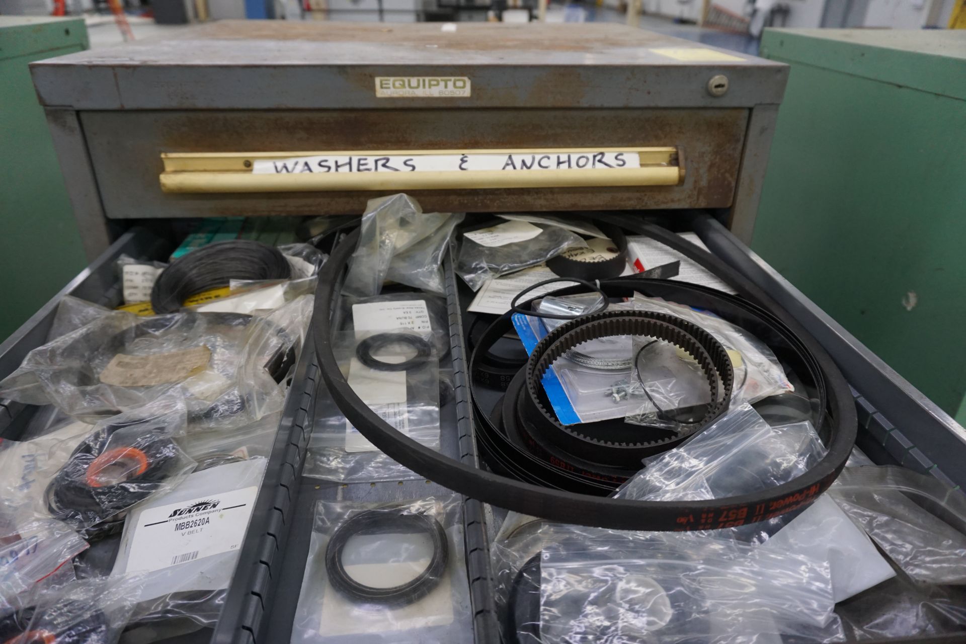 (11) DRAWER TOOL CABINET W/ CONT: BELTS, O RINGS, WIRE - Image 3 of 4