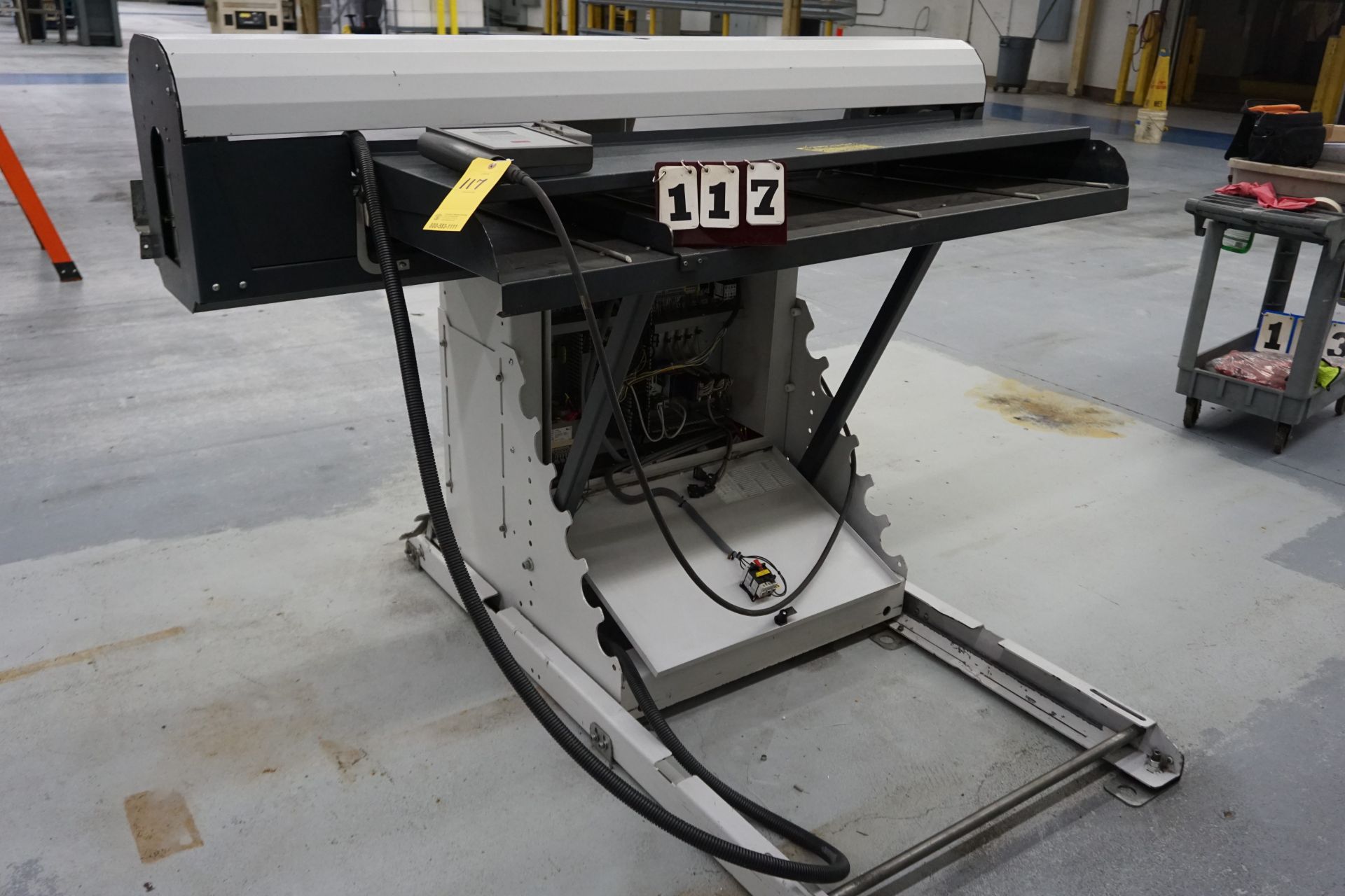 LNS BAR FEEDER, MDL: QL SERVO 80, QUICK LOAD, SERVO 80 APPROX 6' LG