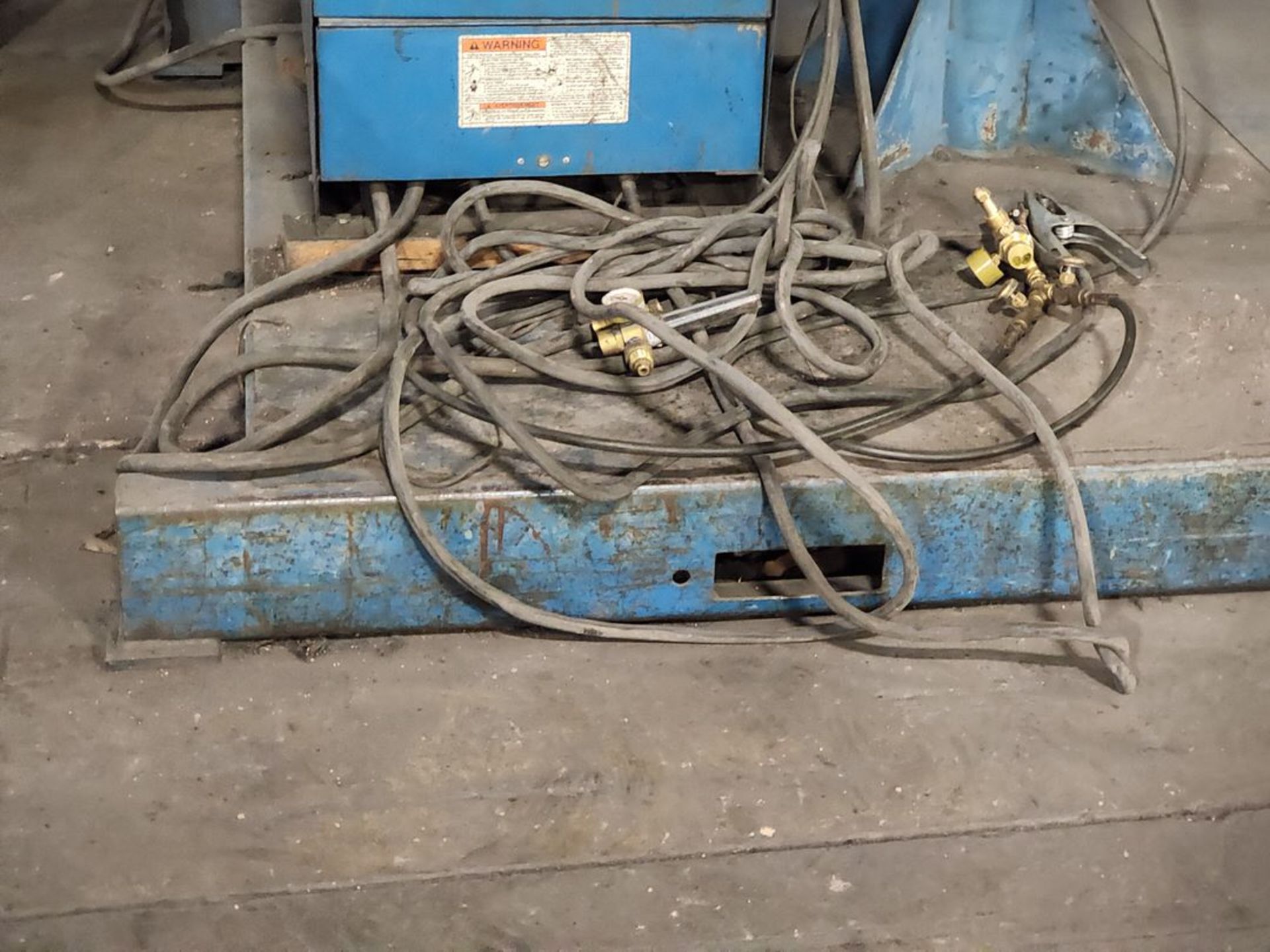 Miller Deltaweld 300 Mig Welder 200/230/460V, 46.3/42/21A, 3PH, 60HZ; W/ Miller 24V Wire Feeder; - Image 8 of 20